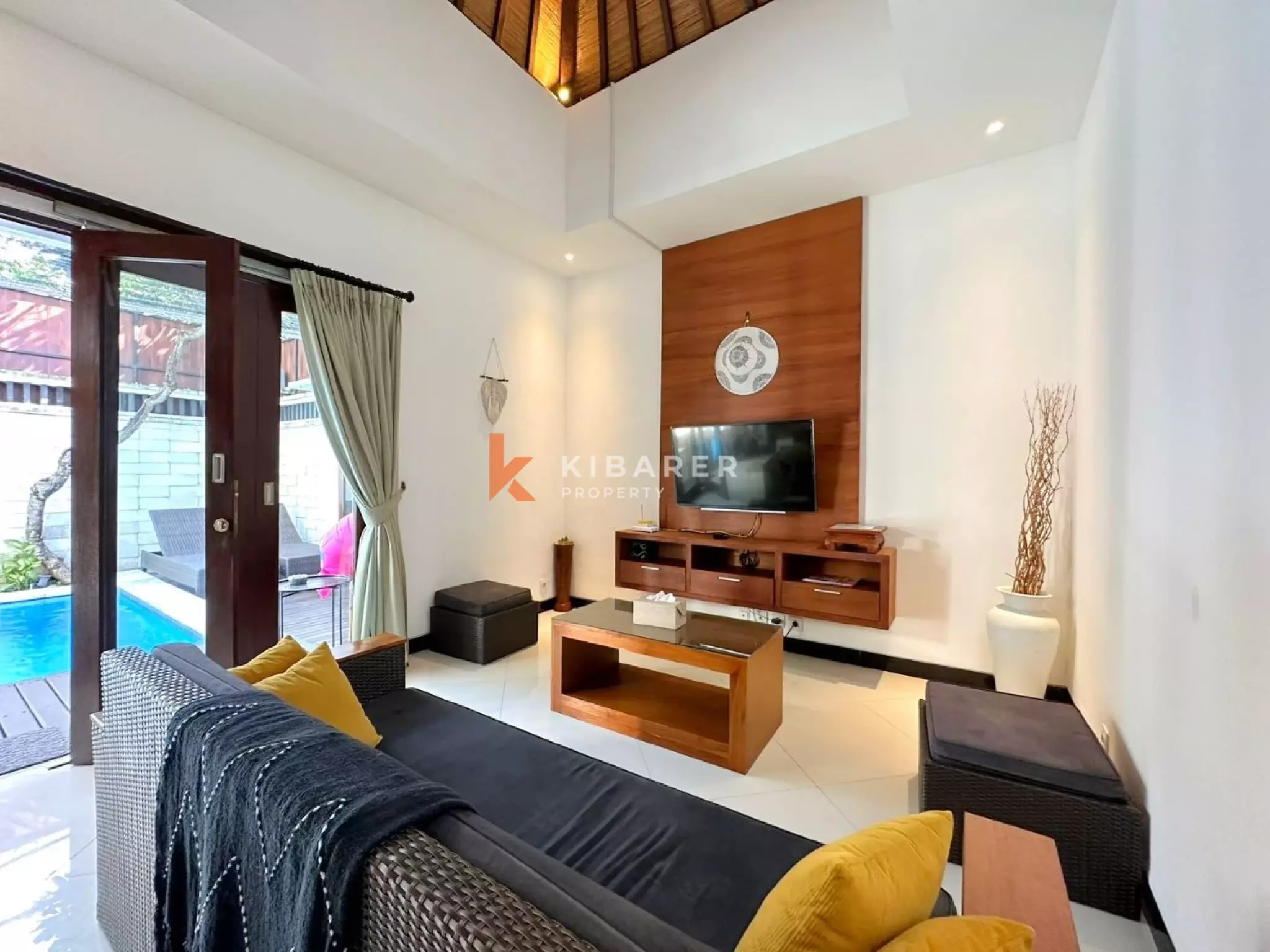 Lovely Minimalist Two Bedroom Villa – Great Rental in Seminyak