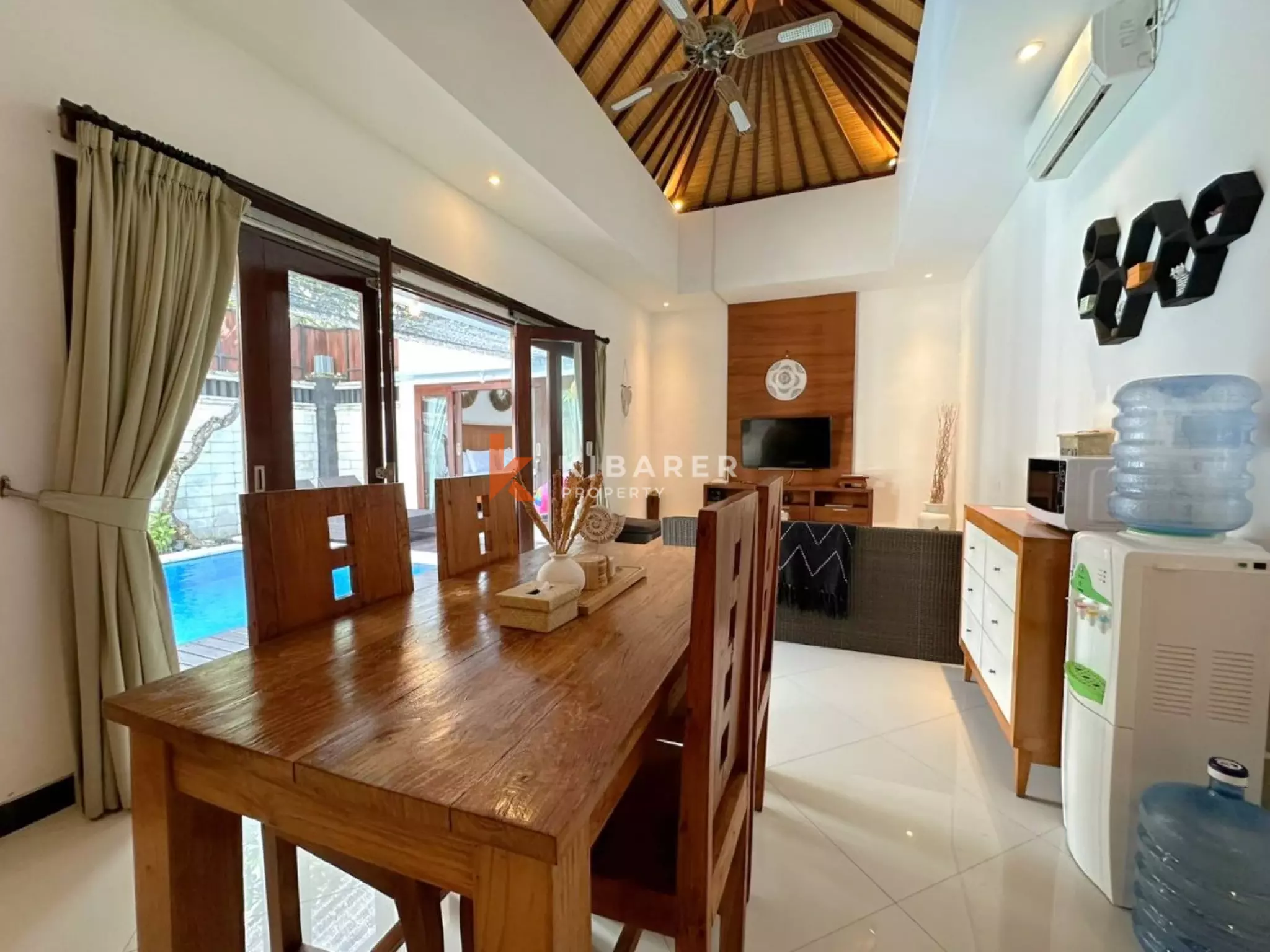Lovely Minimalist Two Bedroom Villa – Great Rental in Seminyak