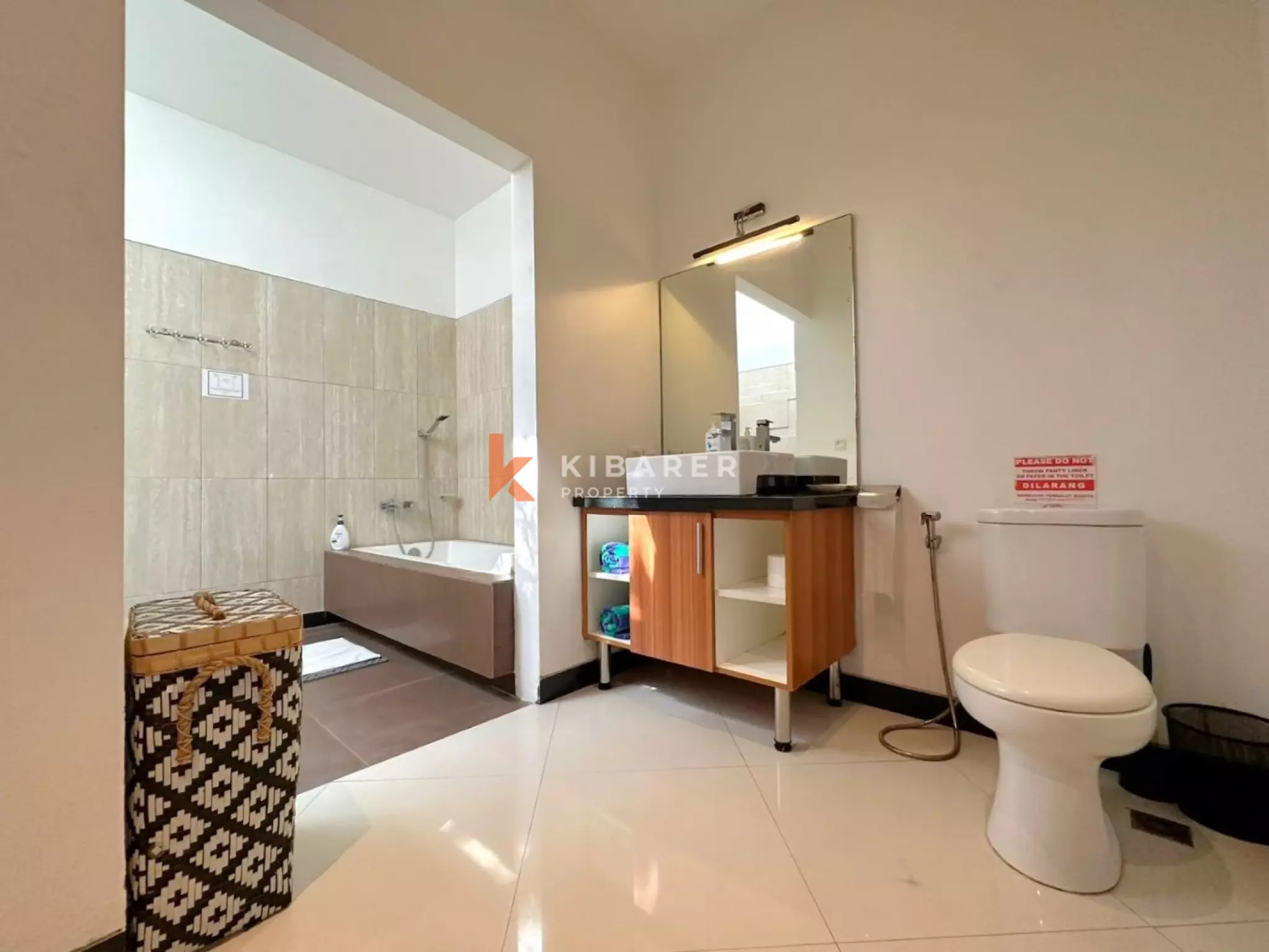 Lovely Minimalist Two Bedroom Villa – Great Rental in Seminyak