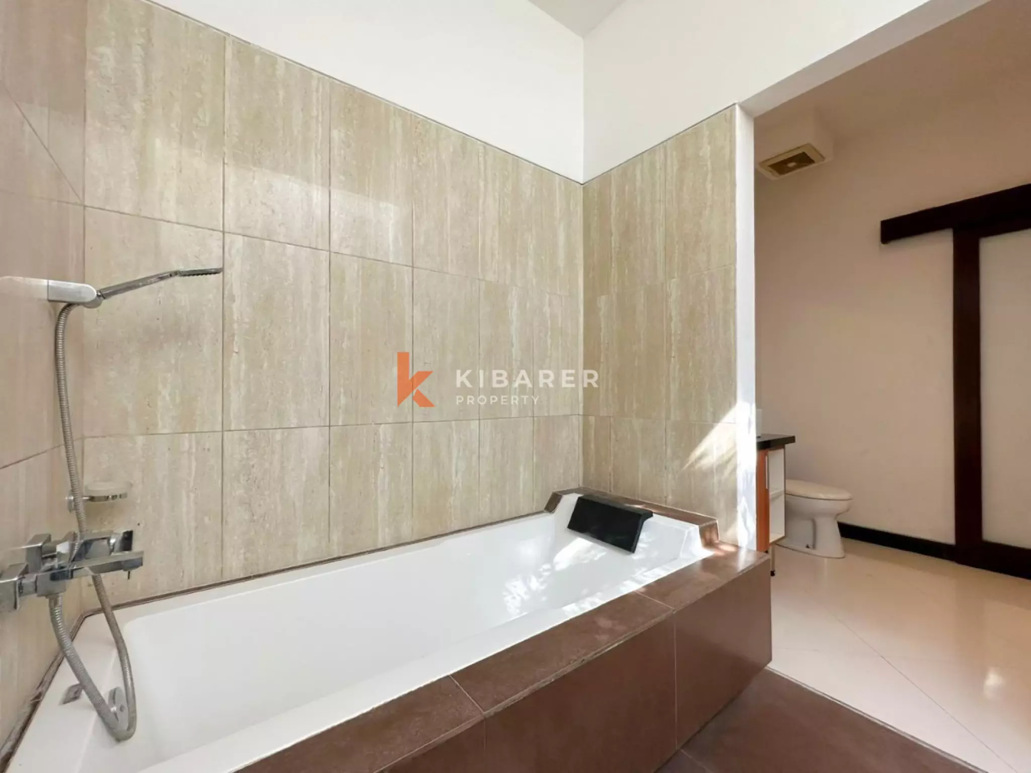 Lovely Minimalist Two Bedroom Villa – Great Rental in Seminyak