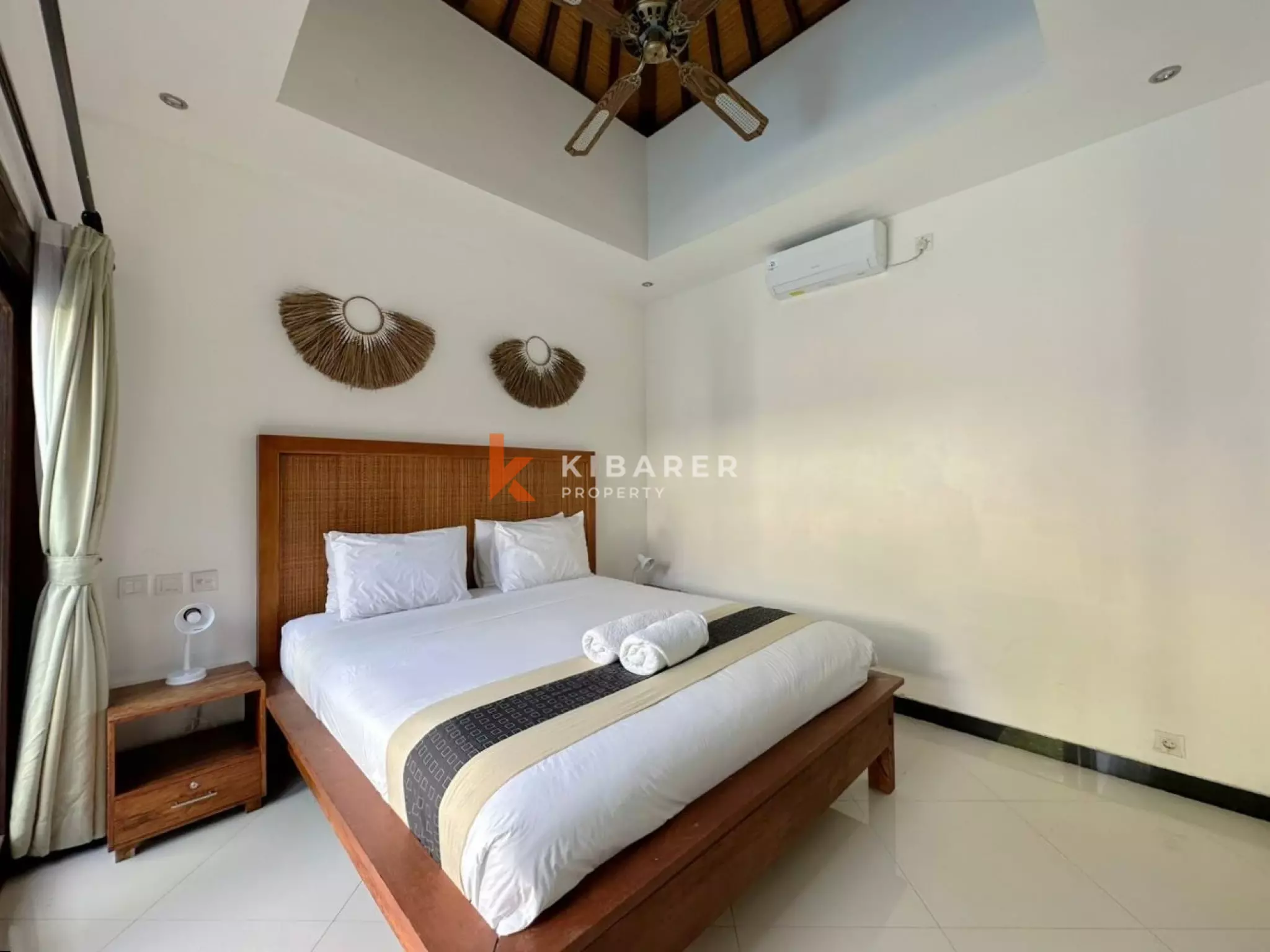 Lovely Minimalist Two Bedroom Villa – Great Rental in Seminyak