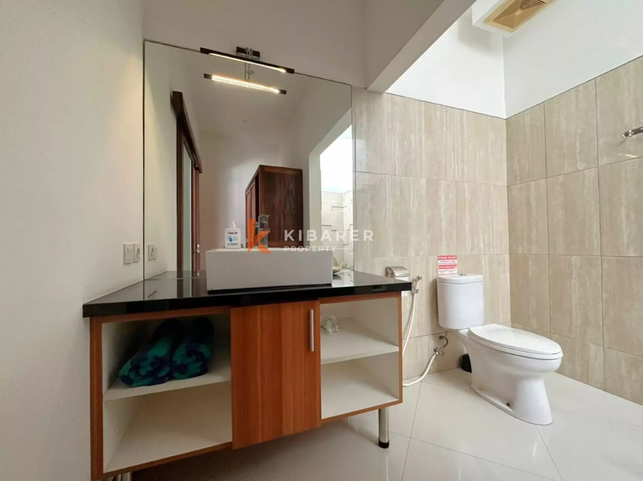 Lovely Minimalist Two Bedroom Villa – Great Rental in Seminyak