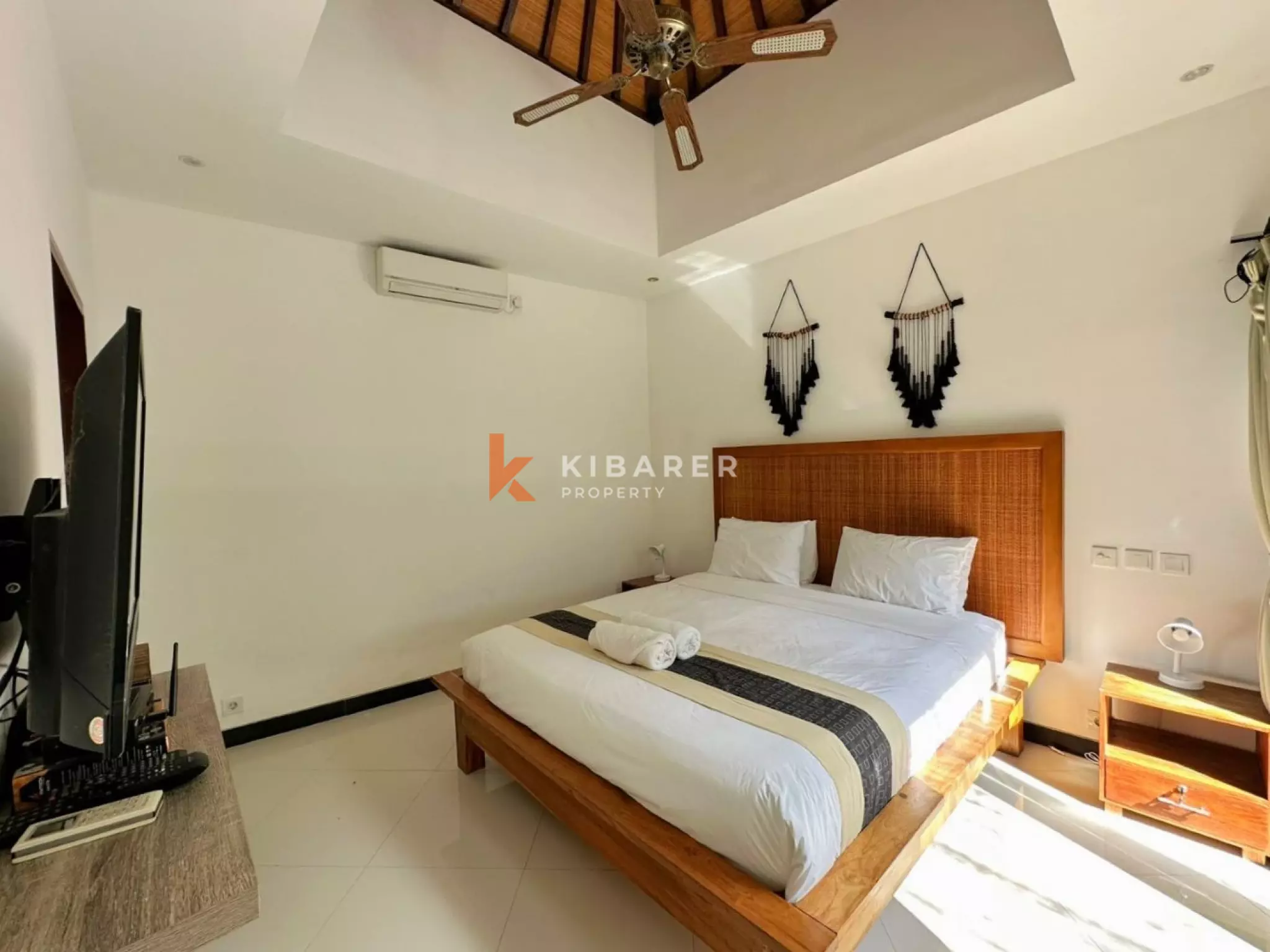 Lovely Minimalist Two Bedroom Villa – Great Rental in Seminyak