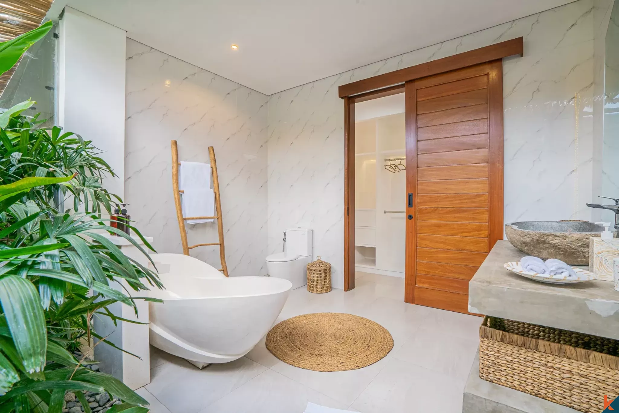 Modern Off-Plan Two Bedroom Leasehold Villa in Kerobokan - Semer