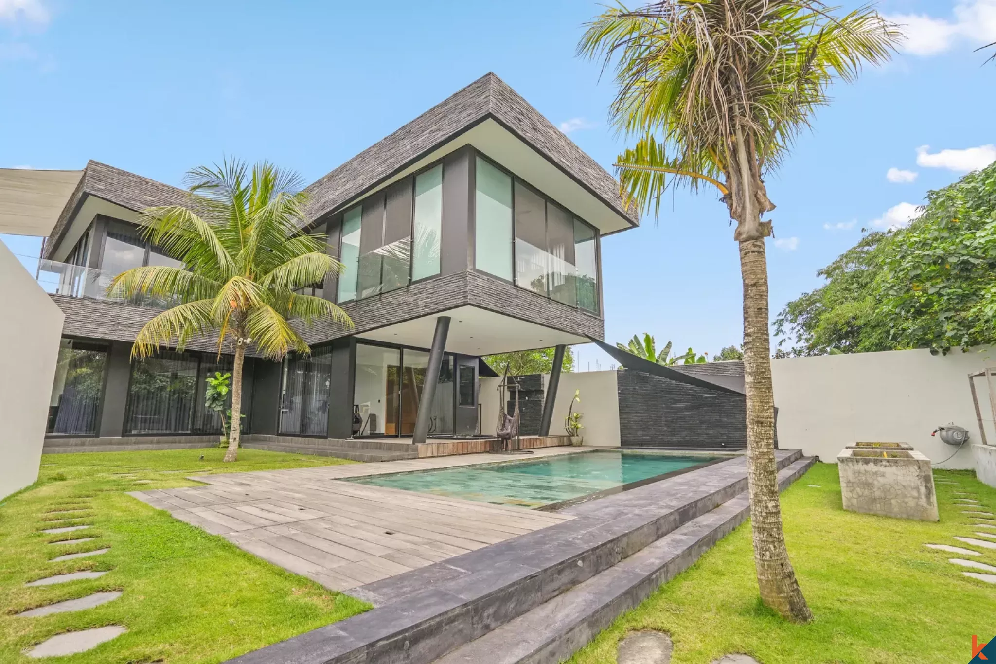 Luxury Modern Three Bedroom Leasehold Villa with Serene Rice Field Views in Cemagi