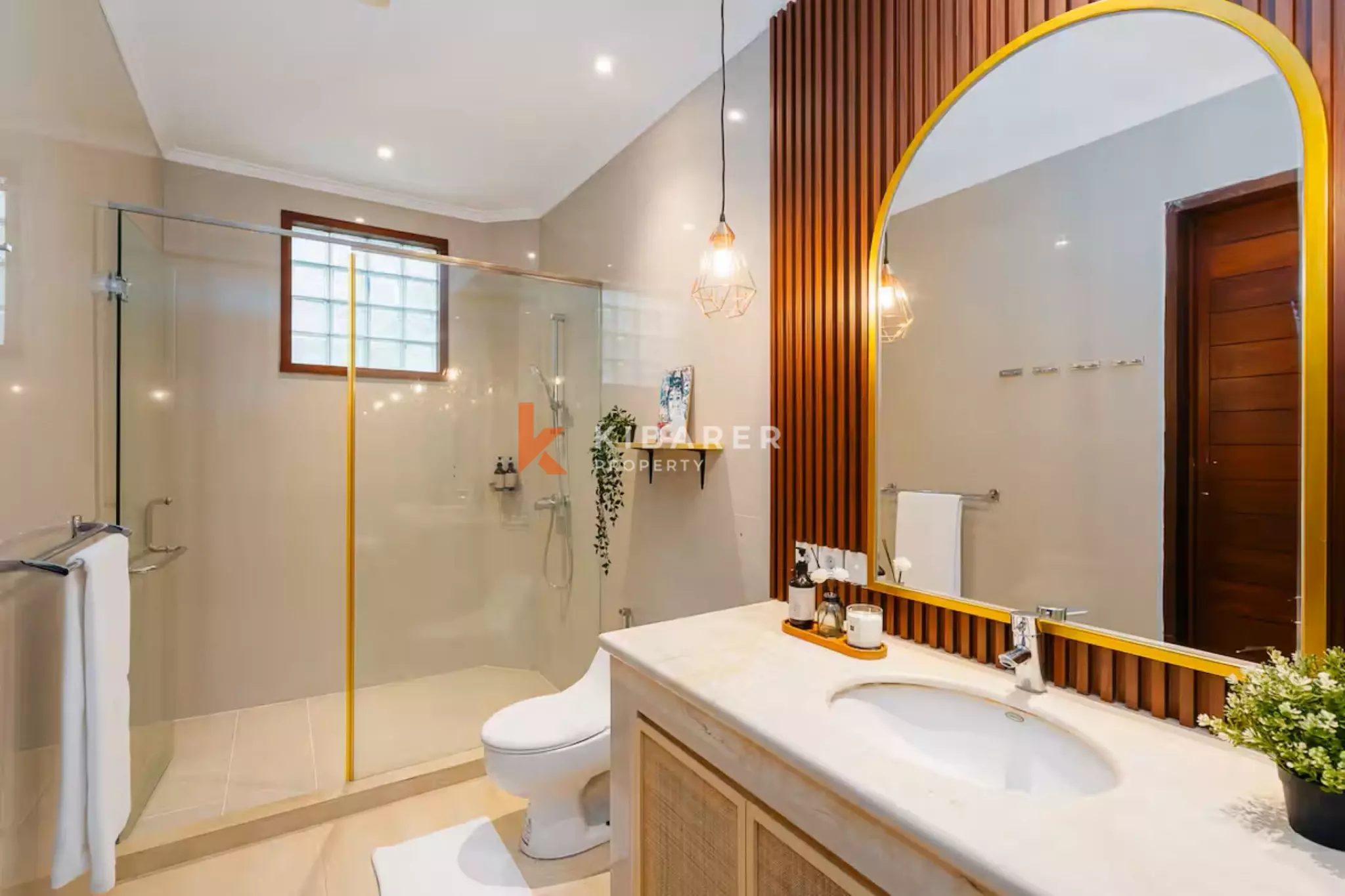 Villa Dua Kamar Tidur dengan Kolam Renang di Lokasi Strategis – Berjalan Kaki ke Pantai Atlas & Berawa