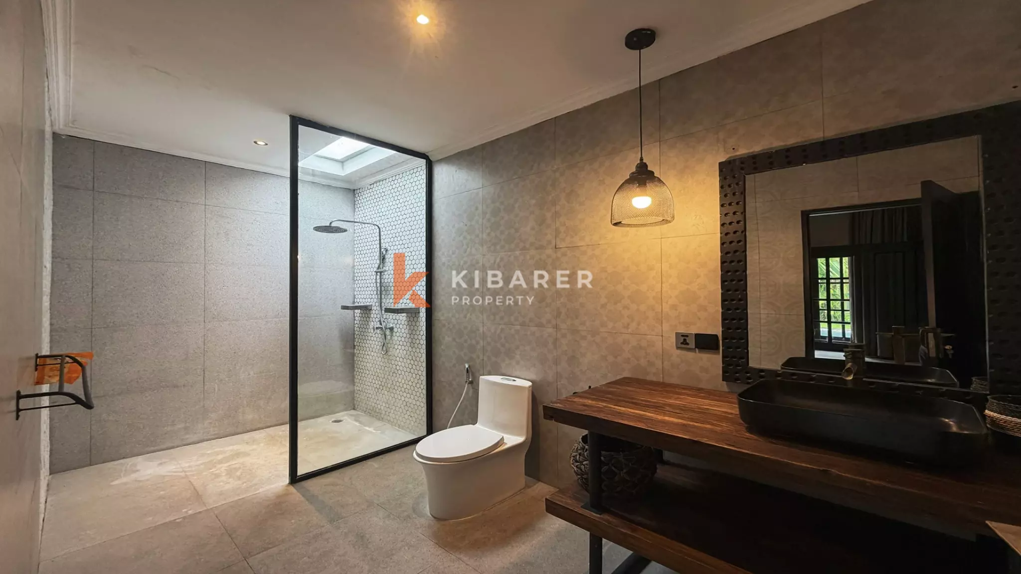 Villa Mewah Baru Tiga Kamar Tidur di Lokasi Utama Area Canggu