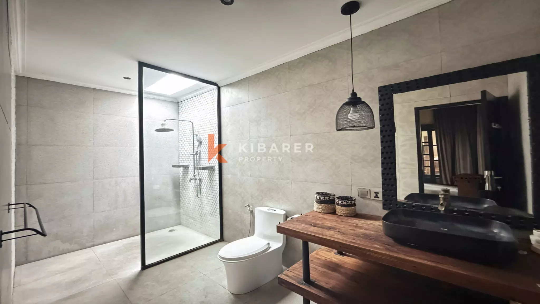 Villa Mewah Baru Tiga Kamar Tidur di Lokasi Utama Area Canggu