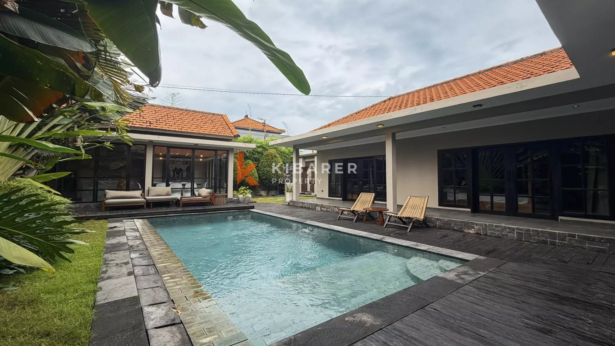 Villa Mewah Baru Tiga Kamar Tidur di Lokasi Utama Area Canggu