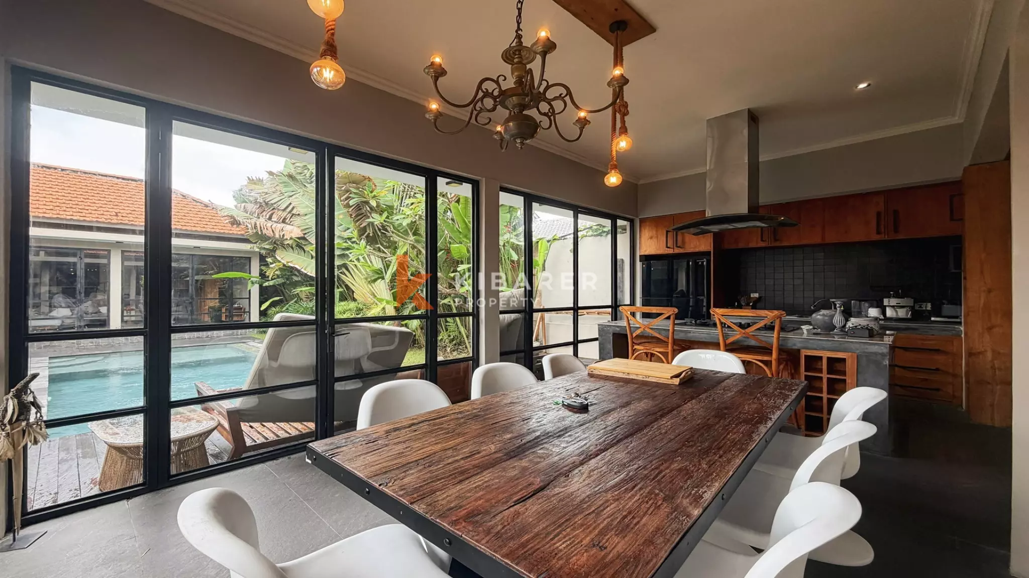 Villa Mewah Baru Tiga Kamar Tidur di Lokasi Utama Area Canggu