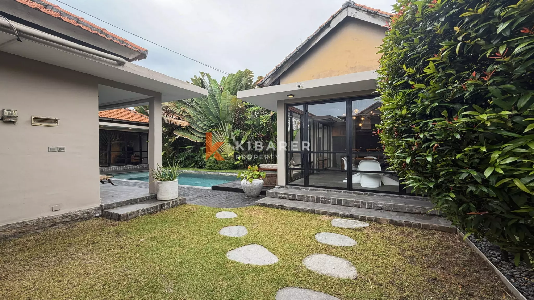 Villa Mewah Baru Tiga Kamar Tidur di Lokasi Utama Area Canggu