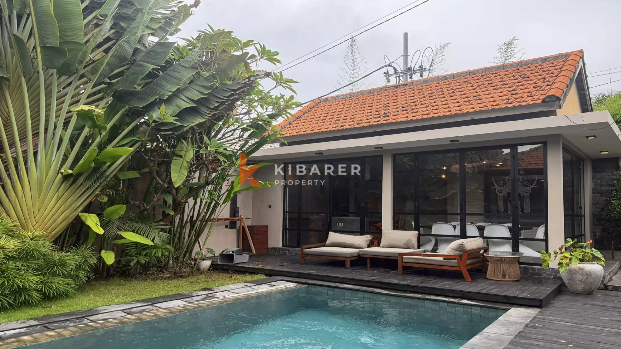 Villa Mewah Baru Tiga Kamar Tidur di Lokasi Utama Area Canggu