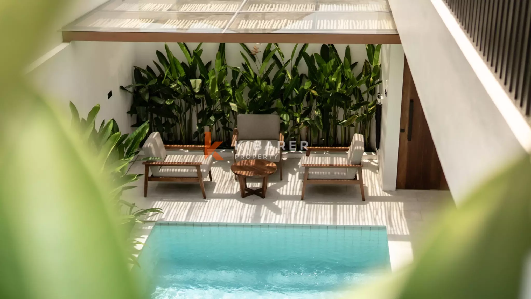 Vila Kolam Renang Tiga Kamar Tidur Bergaya Kontemporer yang Elegan di Canggu