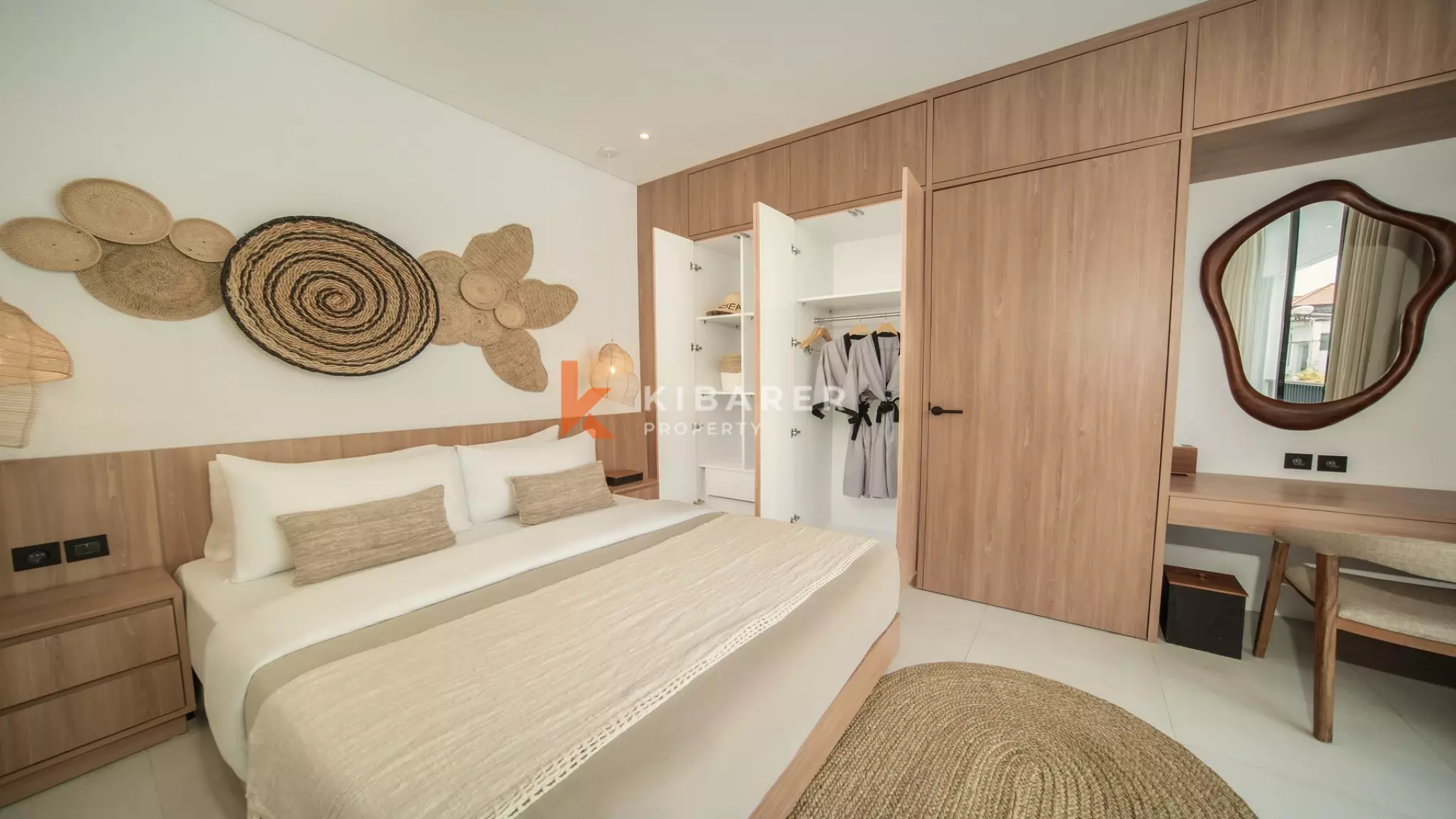 Vila Kolam Renang Tiga Kamar Tidur Bergaya Kontemporer yang Elegan di Canggu