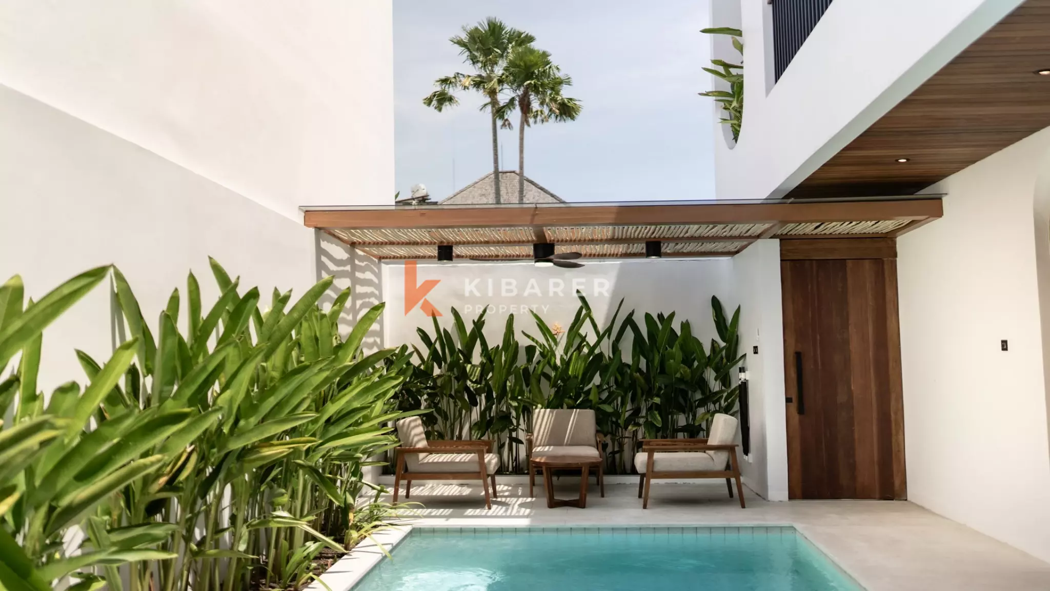 Vila Kolam Renang Tiga Kamar Tidur Bergaya Kontemporer yang Elegan di Canggu