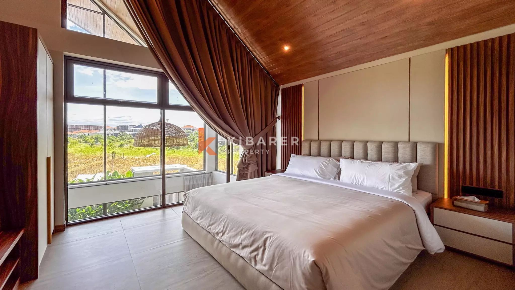 Tempat Persembunyian Tropis Modern: Vila Tiga Kamar Tidur di Pererenan