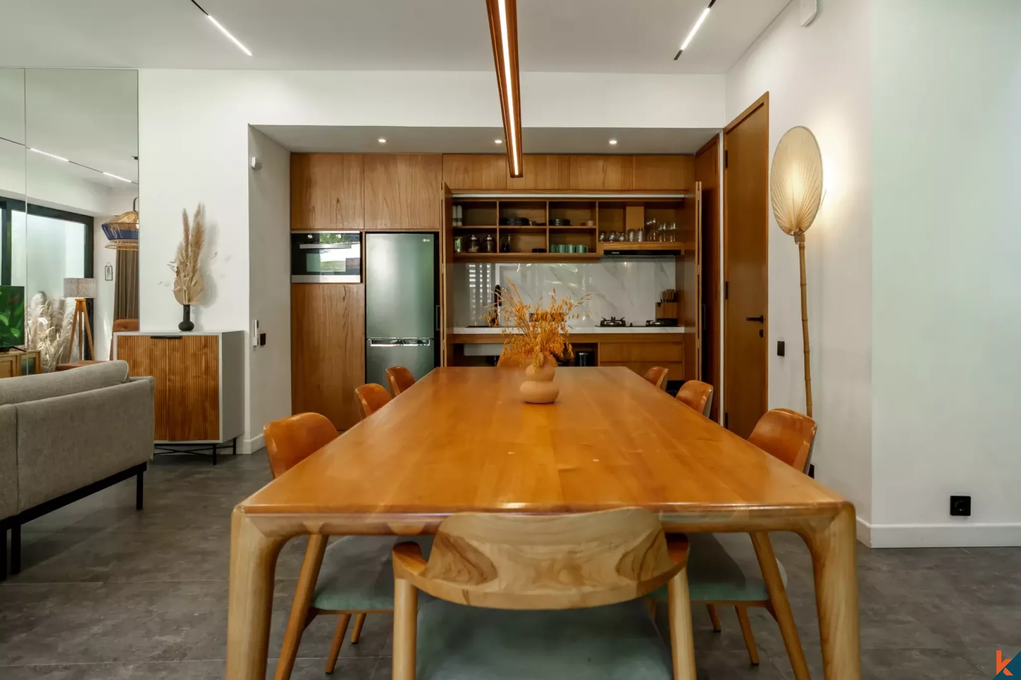 Modern Four Bedroom Leasehold Villa Near the Beach in Canggu