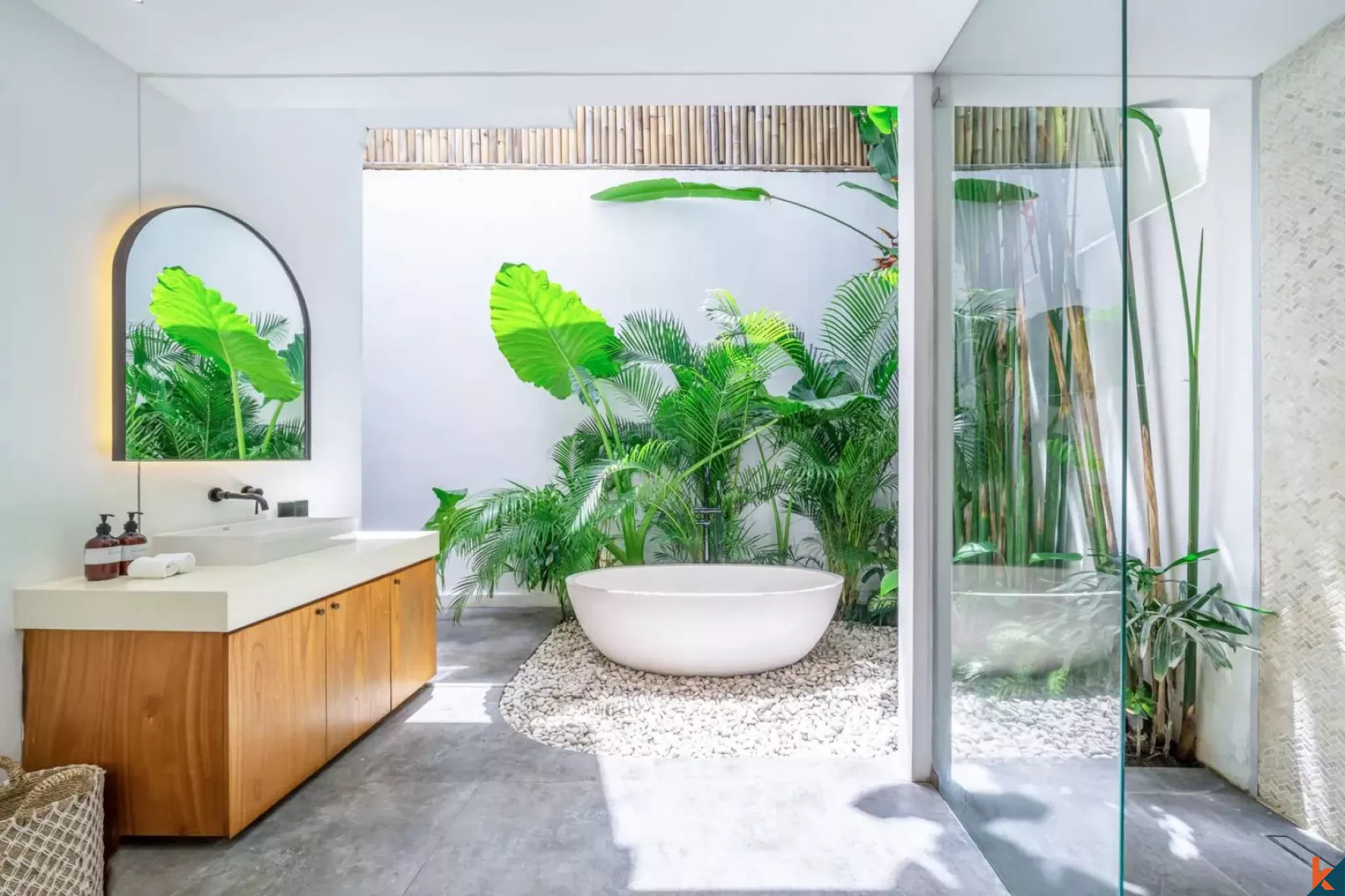 Modern Four Bedroom Leasehold Villa Near the Beach in Canggu