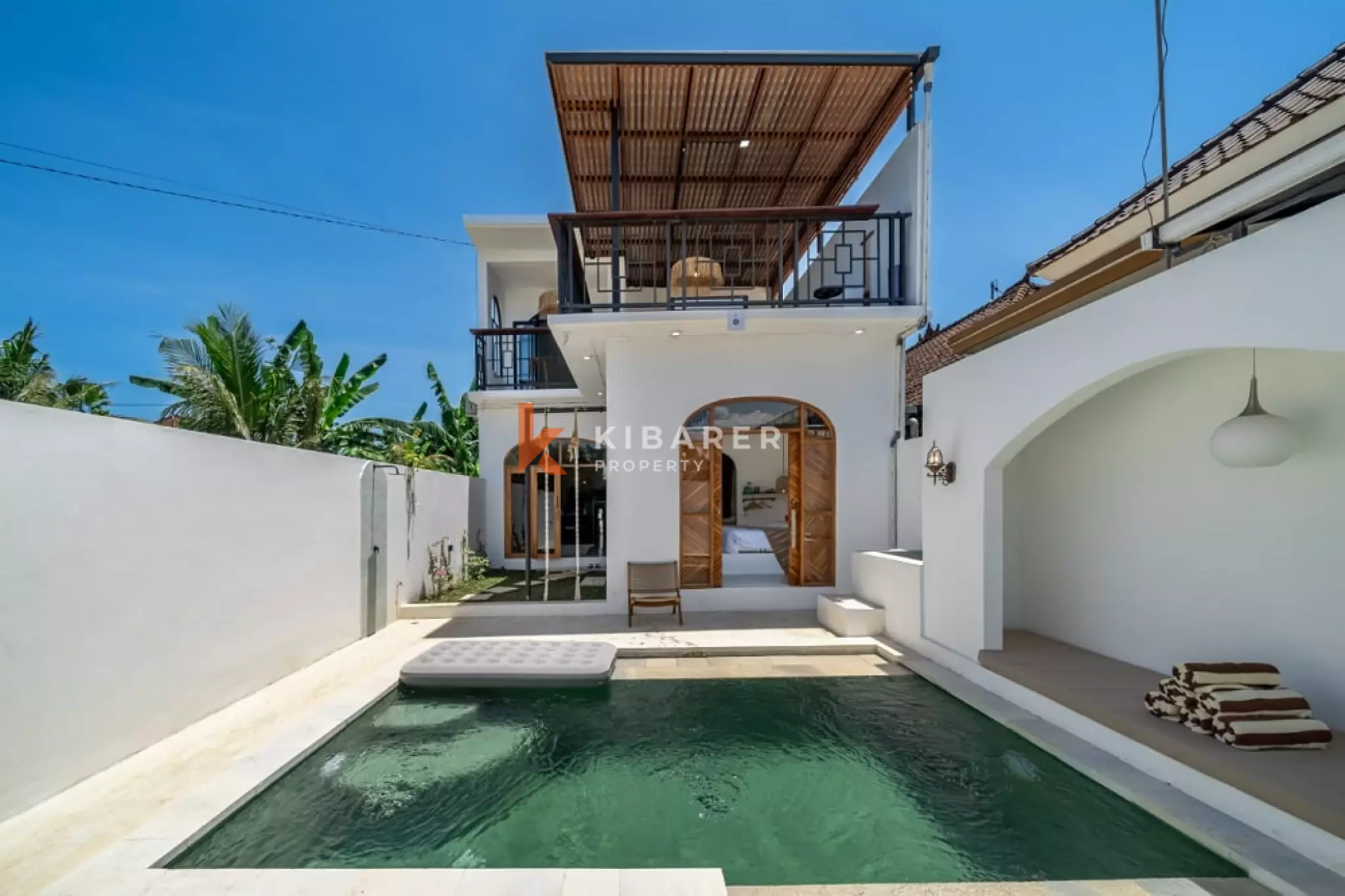 Villa Tertutup Tiga Kamar Tidur Dekat Tanah Lot (TERSEDIA APRIL 2026)