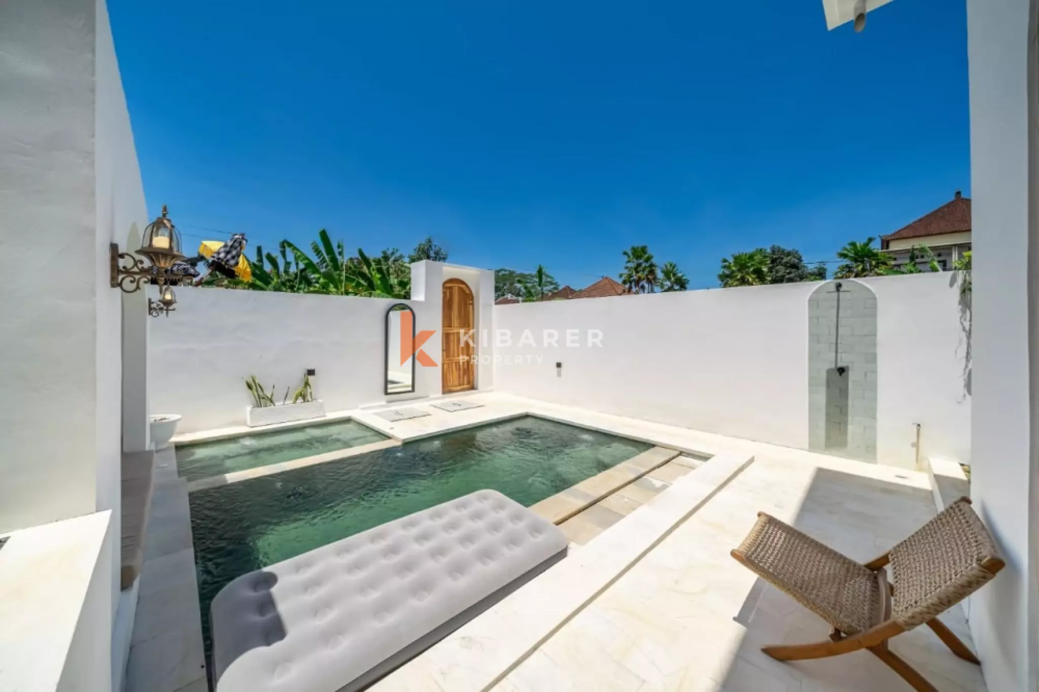 Villa Tertutup Tiga Kamar Tidur Dekat Tanah Lot (TERSEDIA APRIL 2026)