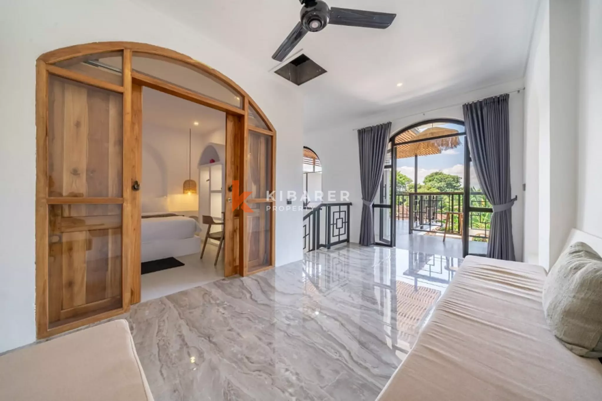 Villa Tertutup Tiga Kamar Tidur Dekat Tanah Lot (TERSEDIA APRIL 2026)