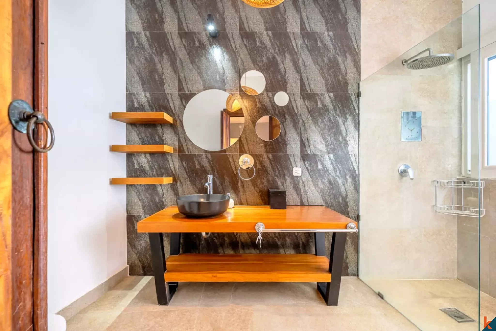 Vila Sewa Empat Kamar Tidur Bergaya di Padonan