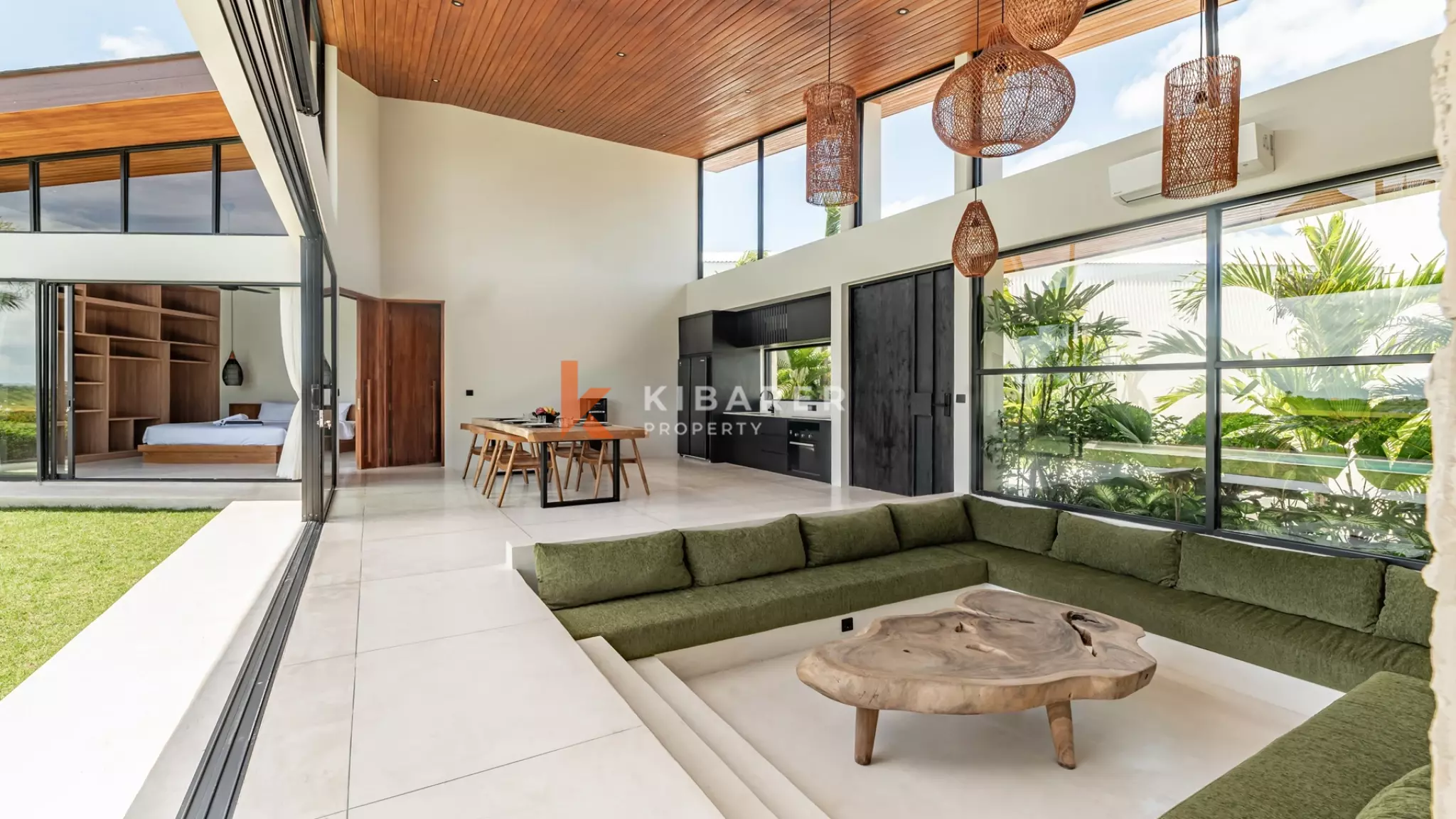 Villa contemporaine de trois chambres avec salon semi-enterré à Canggu