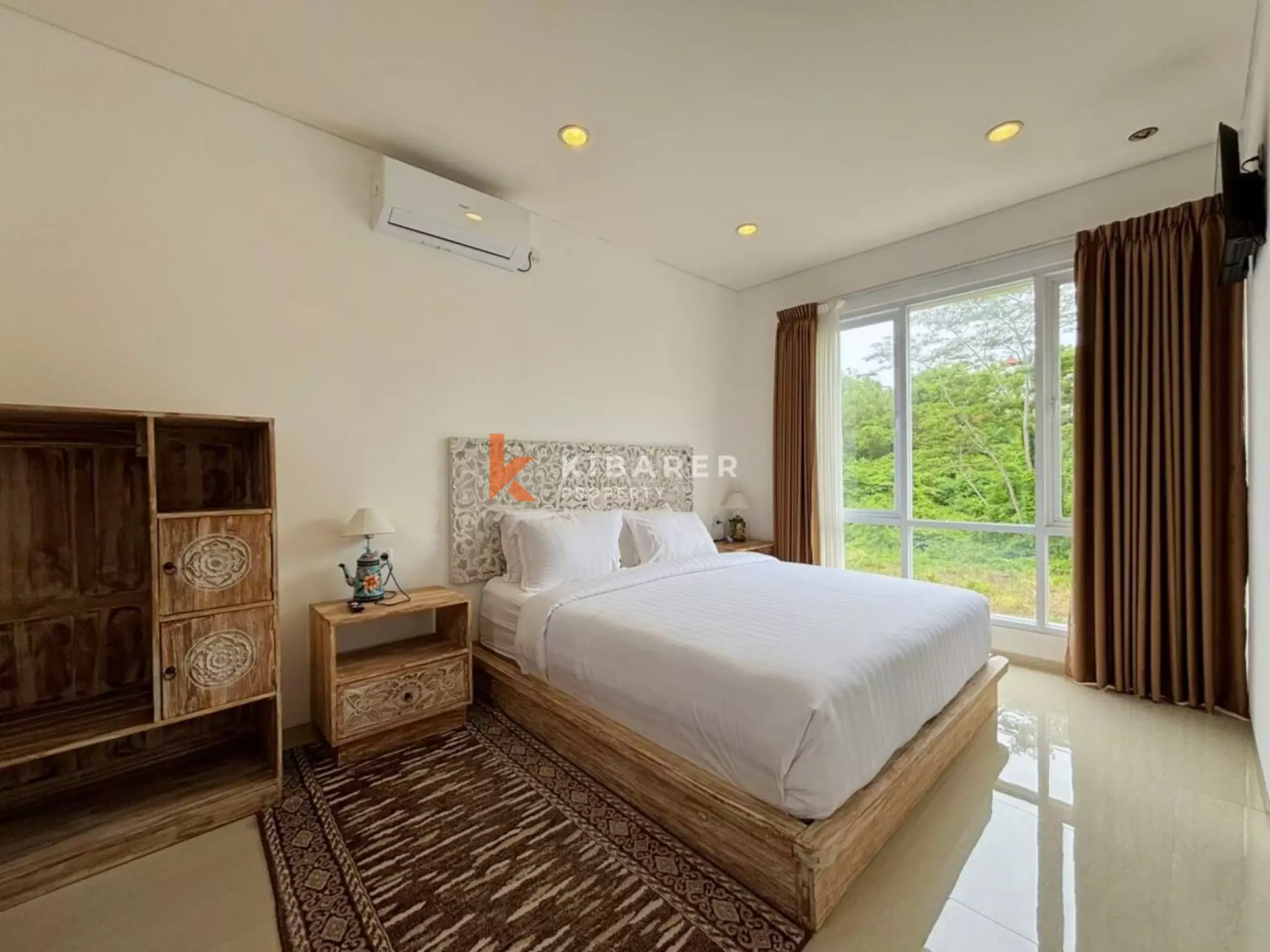 Cozy Three Bedroom Enclosed Living Villa in Secure Nusa Dua Complex