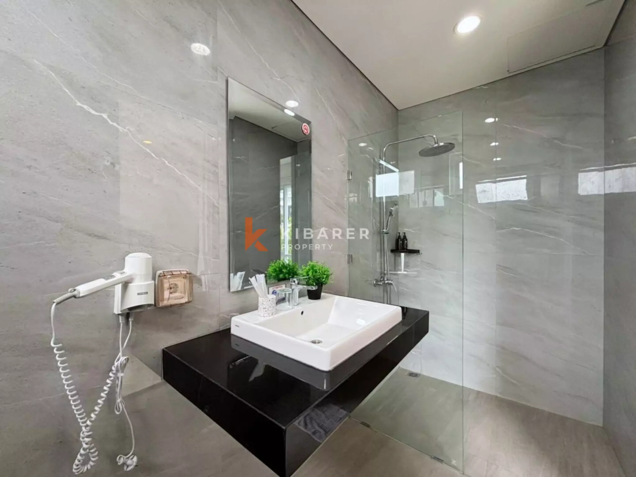 Cozy Three Bedroom Enclosed Living Villa in Secure Nusa Dua Complex