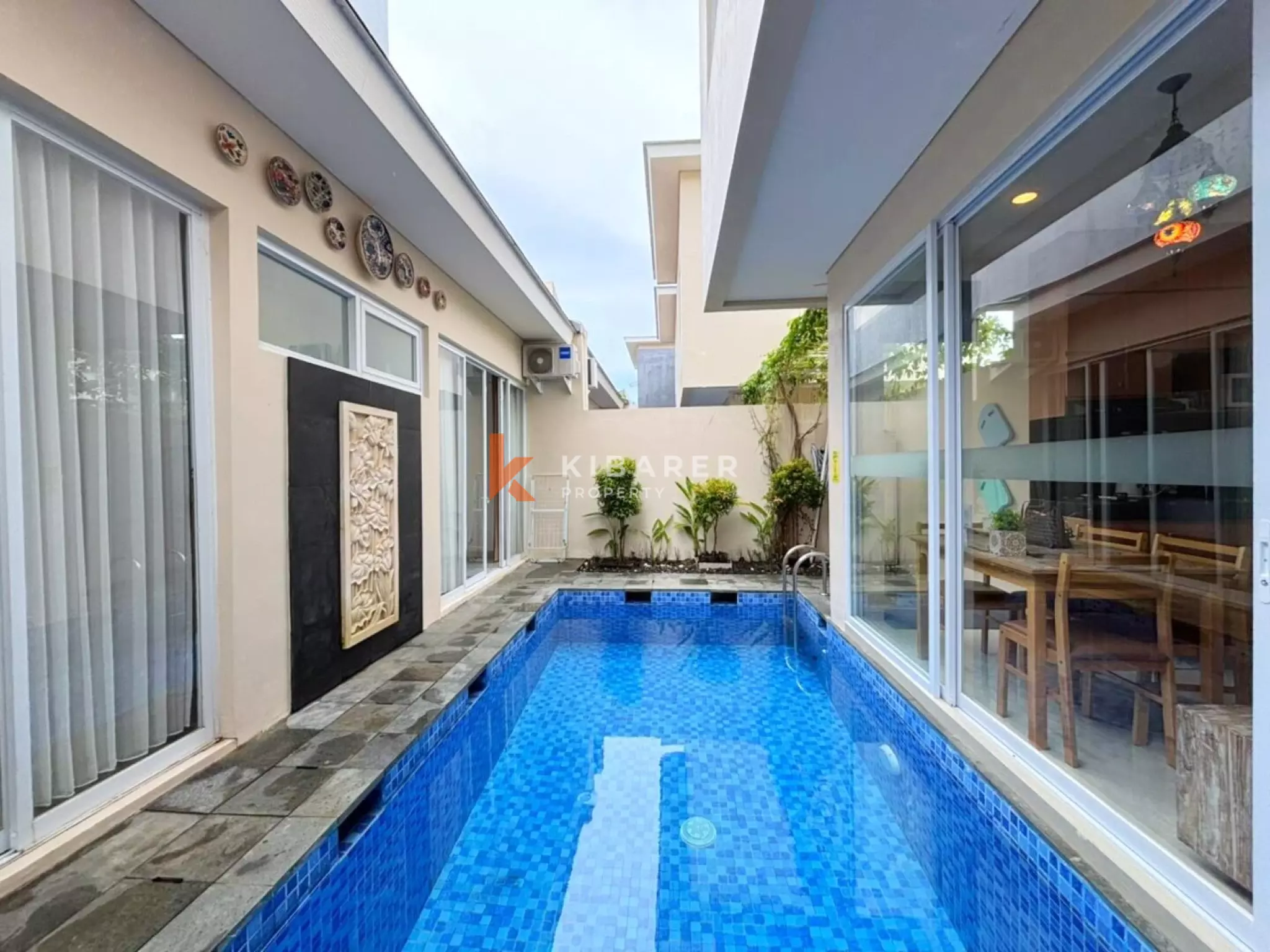 Modern Three Bedroom Enclosed Living Villa in Secure Nusa Dua Residence