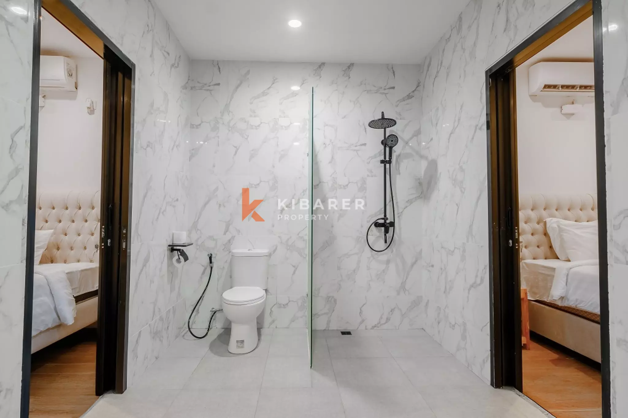 Apartemen Dua Kamar Tidur Berperabotan Lengkap dan Konseptual di Kawasan Utama Seminyak