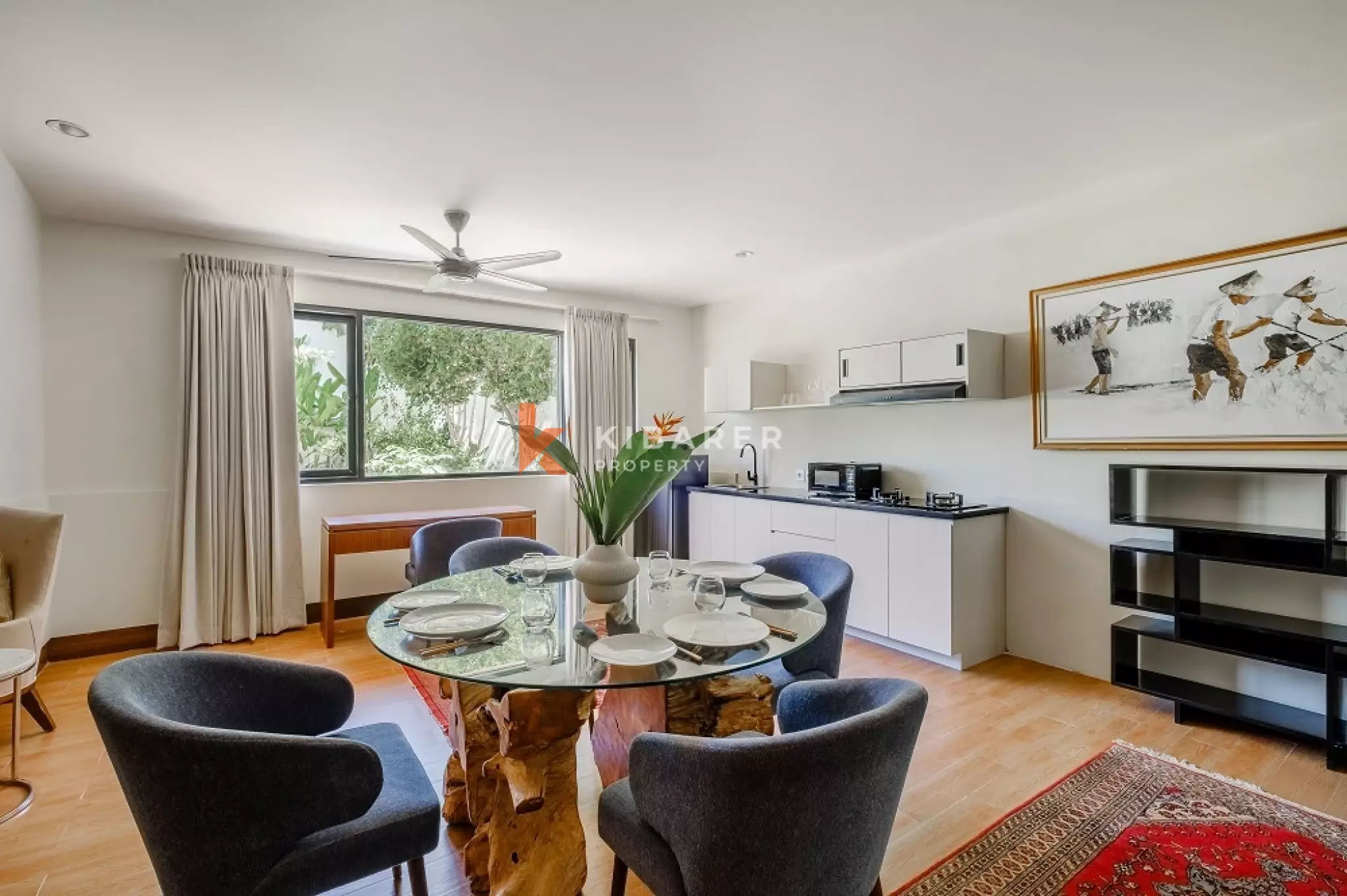 Apartemen Dua Kamar Tidur Berperabotan Lengkap dan Konseptual di Kawasan Utama Seminyak