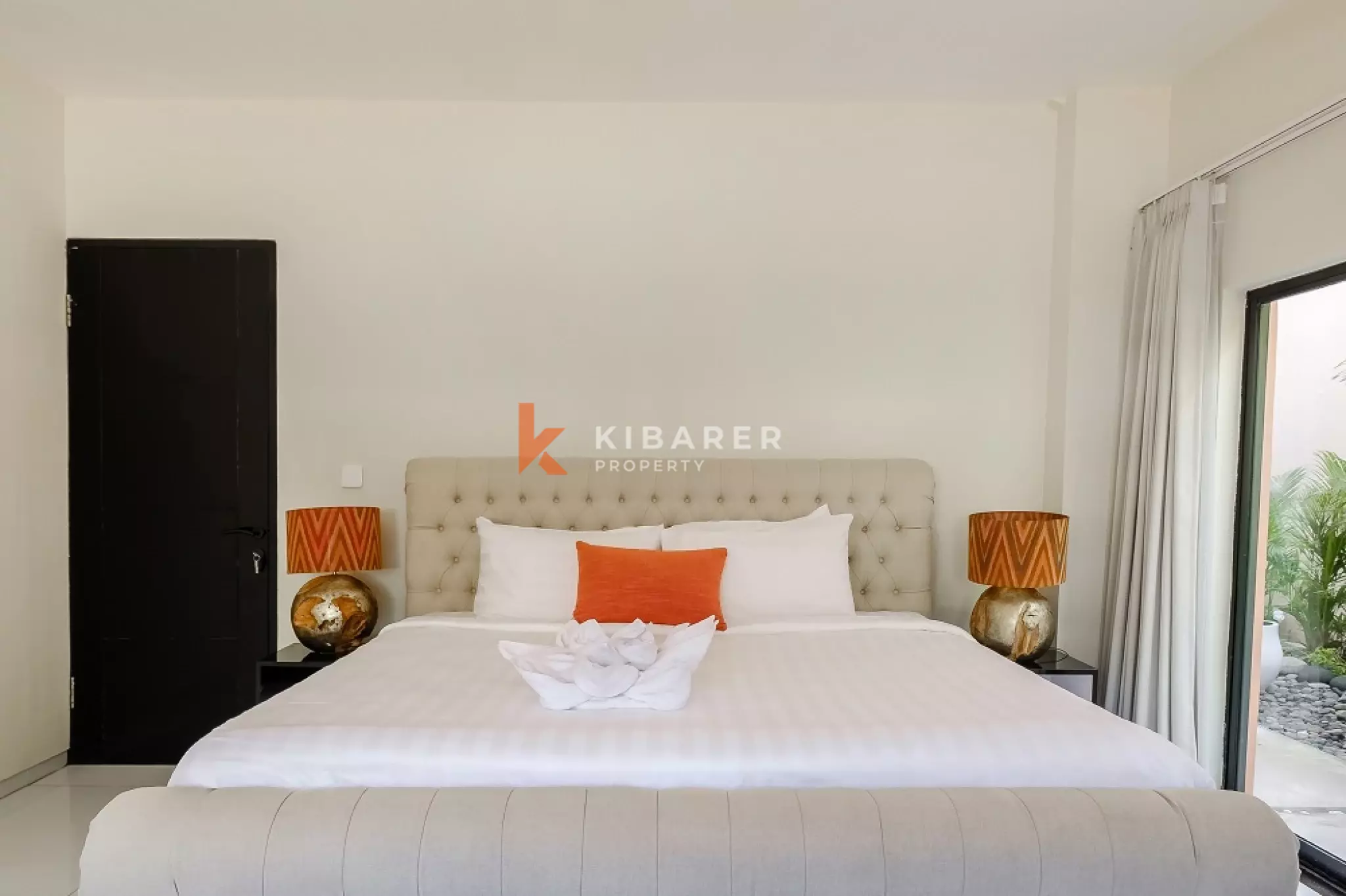 Apartemen Satu Kamar Tidur Berperabotan Lengkap dan Bergaya di Pusat Kota Seminyak (TERSEDIA SEKARANG)