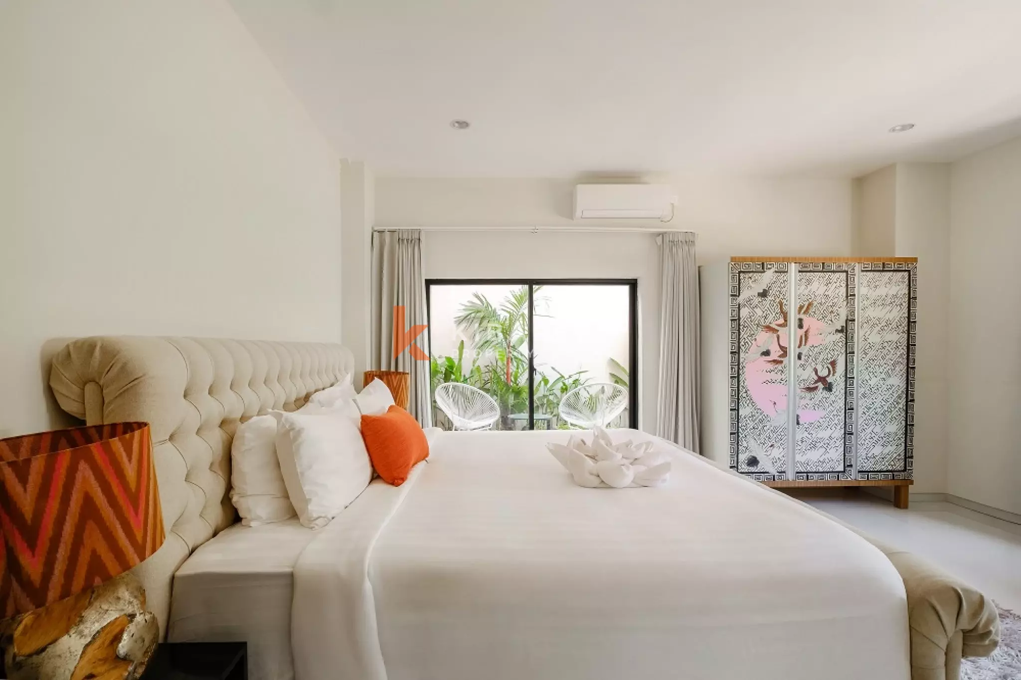 Apartemen Satu Kamar Tidur Berperabotan Lengkap dan Bergaya di Pusat Kota Seminyak (TERSEDIA SEKARANG)