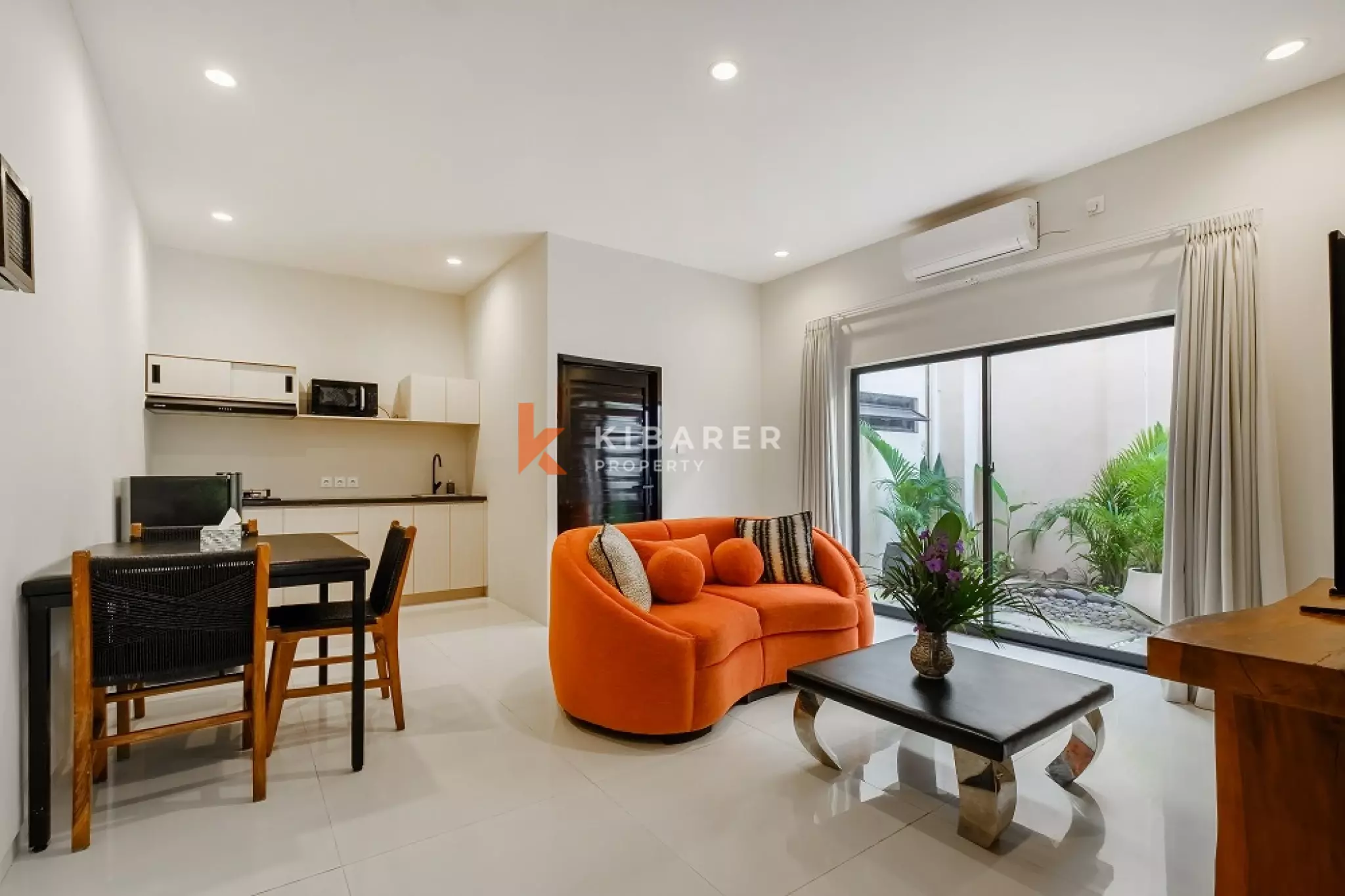 Apartemen Satu Kamar Tidur Berperabotan Lengkap dan Bergaya di Pusat Kota Seminyak (TERSEDIA SEKARANG)