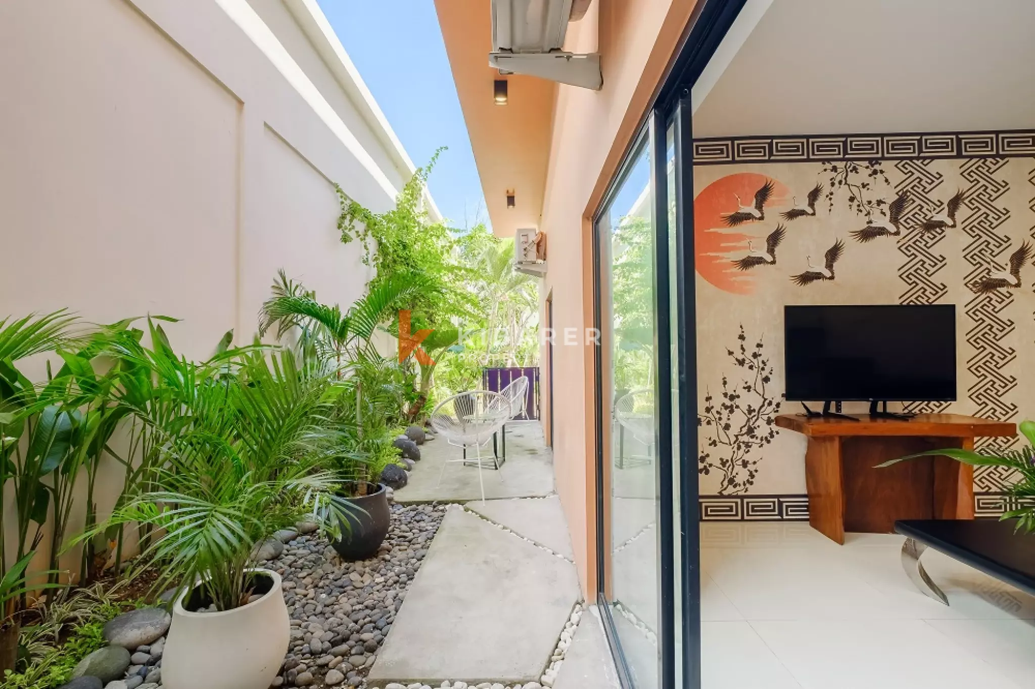 Apartemen Satu Kamar Tidur Berperabotan Lengkap dan Bergaya di Pusat Kota Seminyak (TERSEDIA SEKARANG)