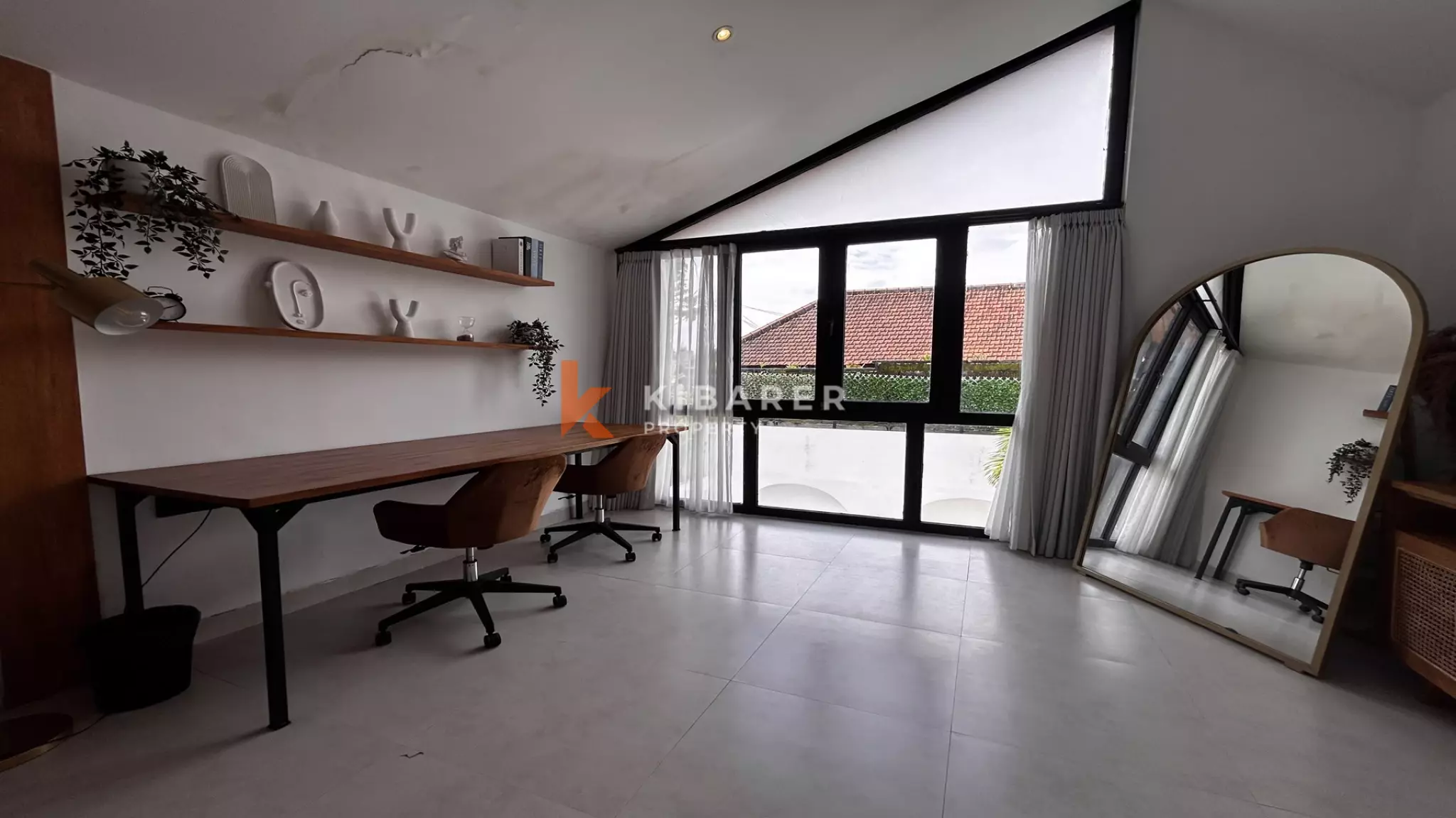 Villa Bergaya Loft Satu Kamar Tidur dengan Kolam Renang Pribadi di Padonan