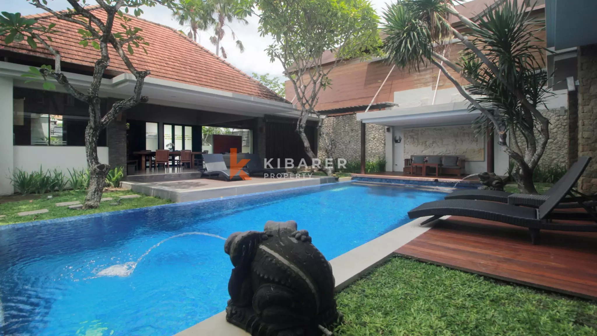 Lovely Four Bedroom Open Living Villa in Central of Seminyak