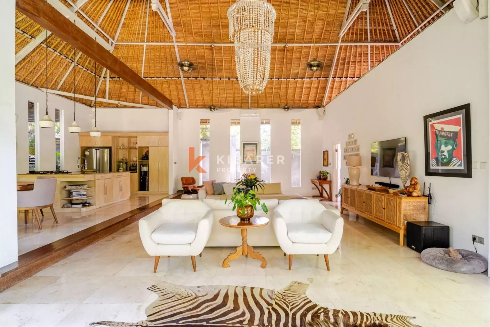 Villa Tropis Dua Kamar Tidur yang Menenangkan dengan Taman yang Indah di Umalas