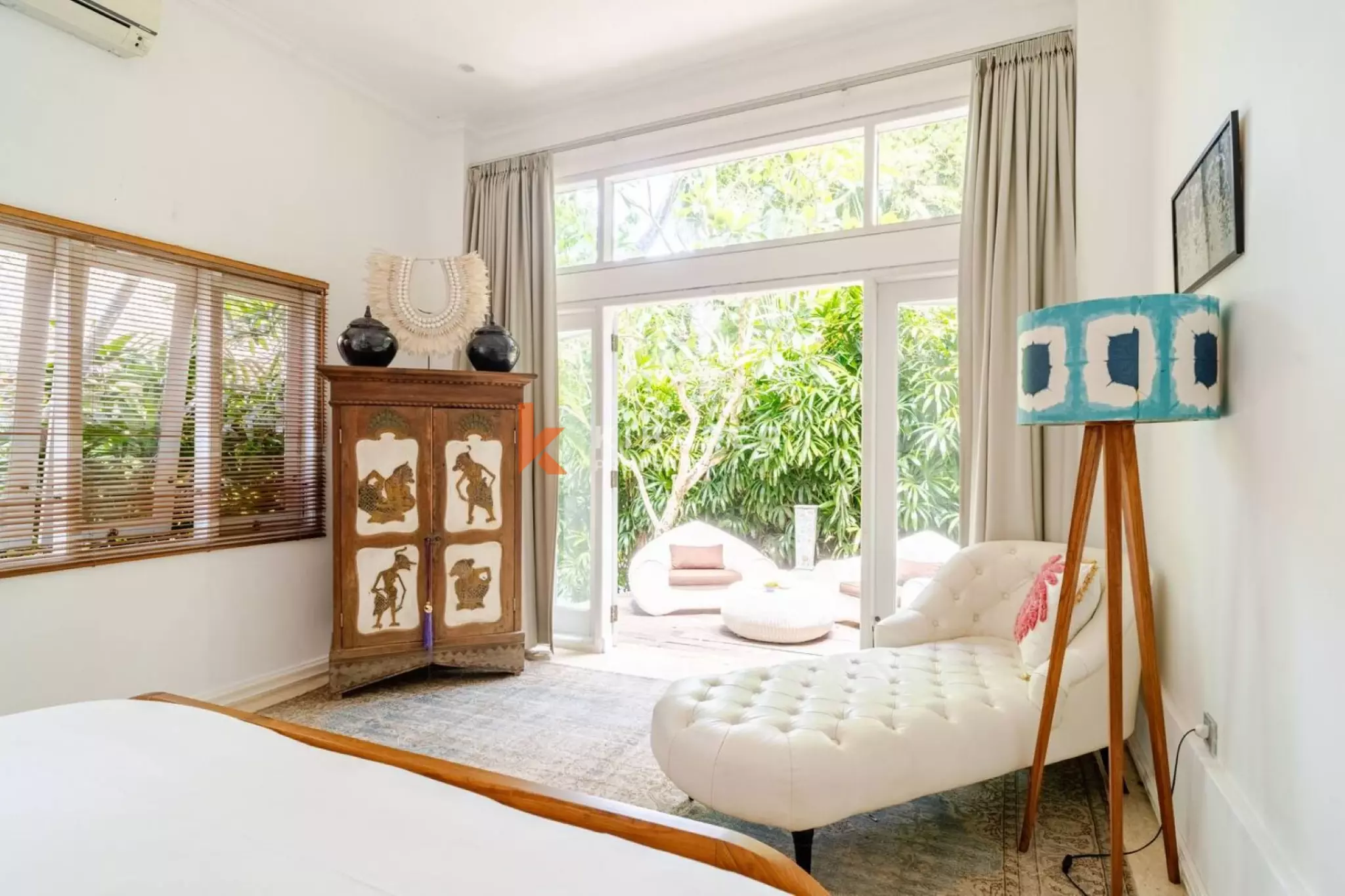 Villa Tropis Dua Kamar Tidur yang Menenangkan dengan Taman yang Indah di Umalas