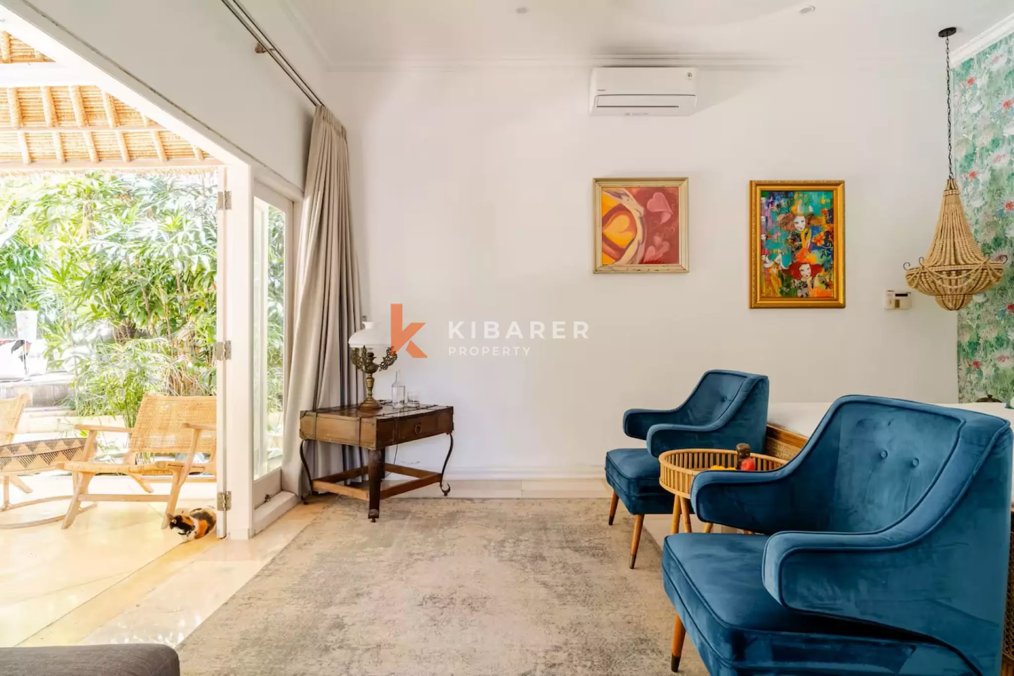 Villa Tropis Dua Kamar Tidur yang Menenangkan dengan Taman yang Indah di Umalas