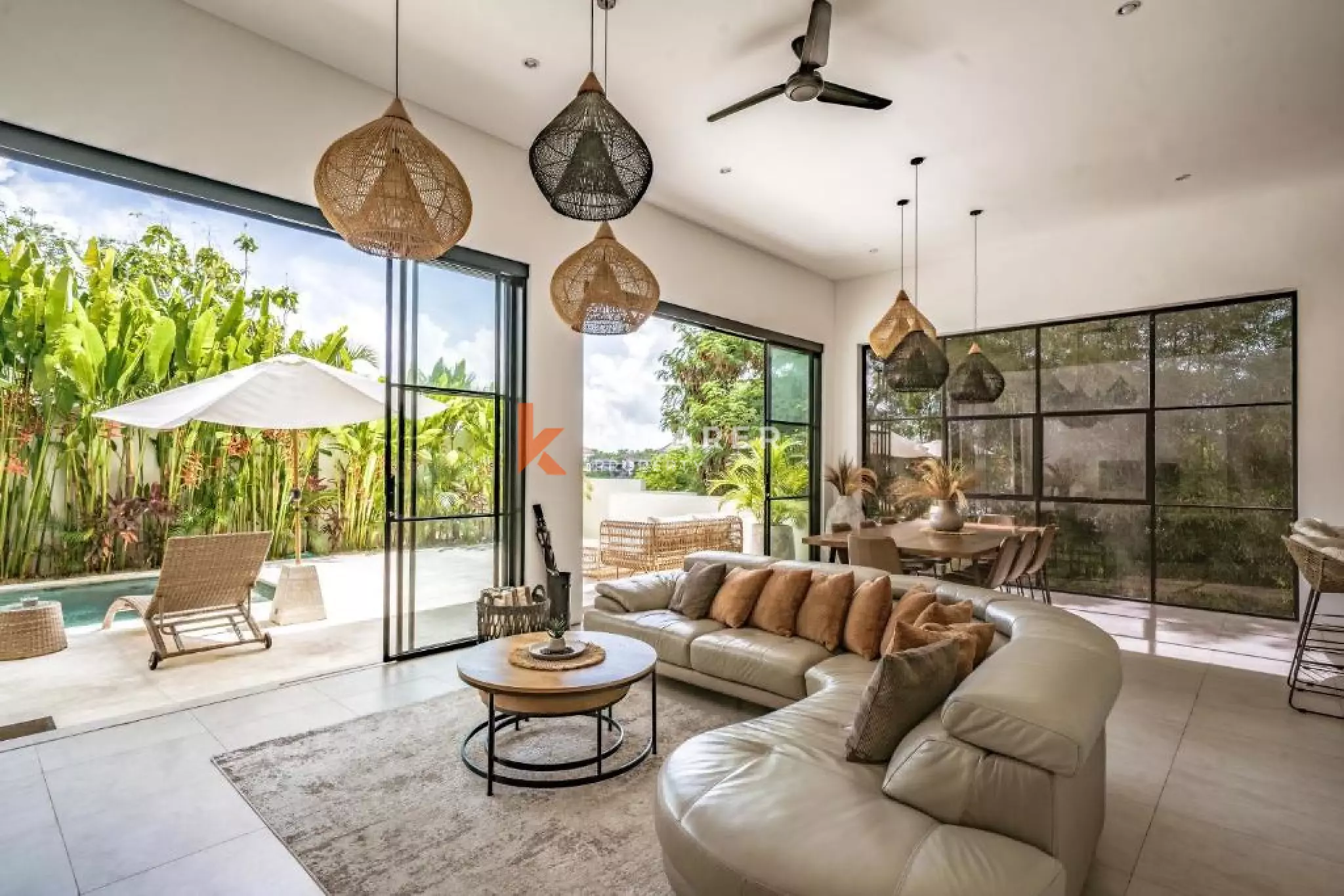 Luxury Three Bedroom Villa Hilltop Sea Views In Bingin