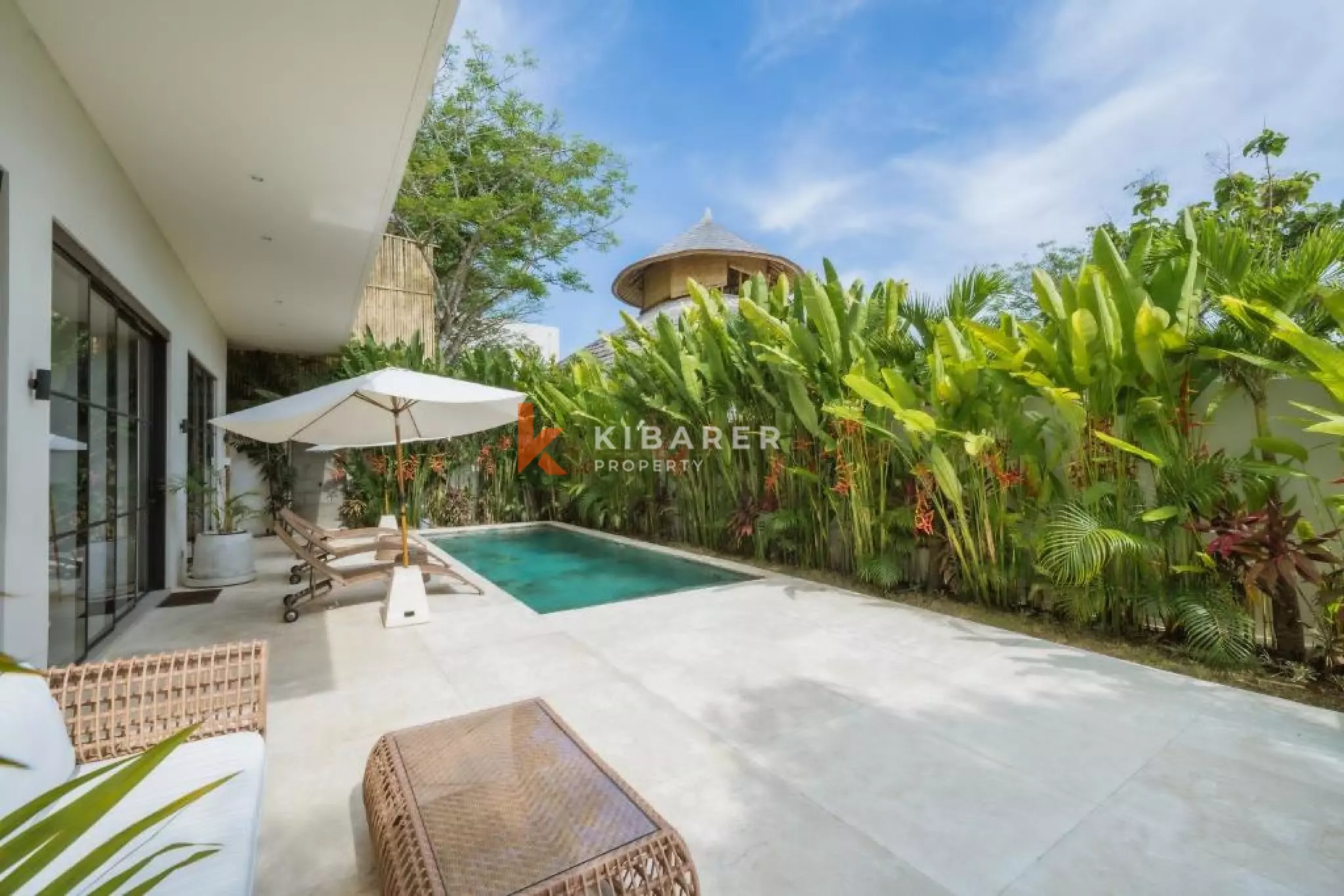 Luxury Three Bedroom Villa Hilltop Sea Views In Bingin