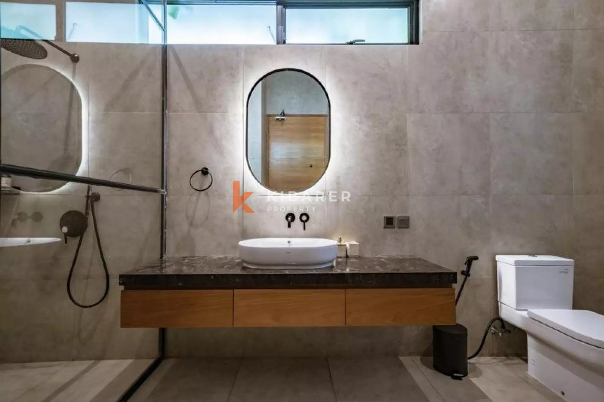 Luxury Three Bedroom Villa Hilltop Sea Views In Bingin