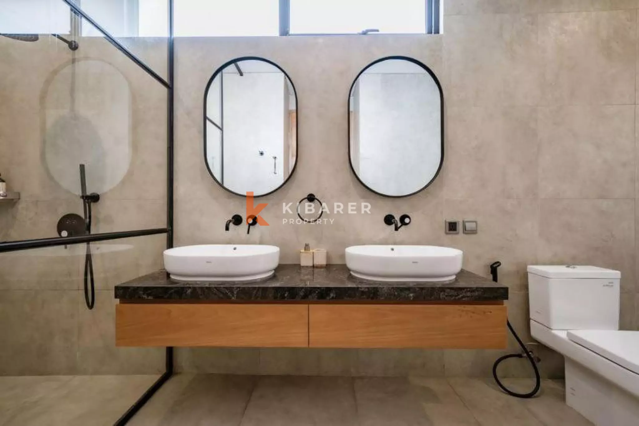 Luxury Three Bedroom Villa Hilltop Sea Views In Bingin