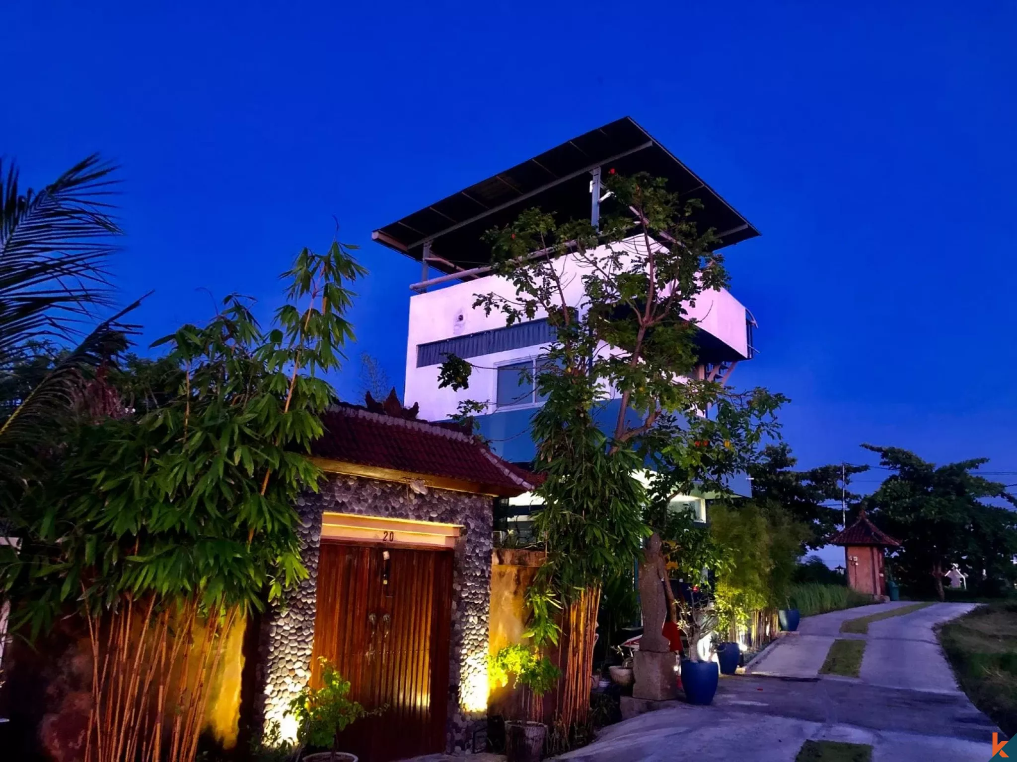 Charming Joglo Villa with Separate 1-Bedroom Guest House in Pererenan