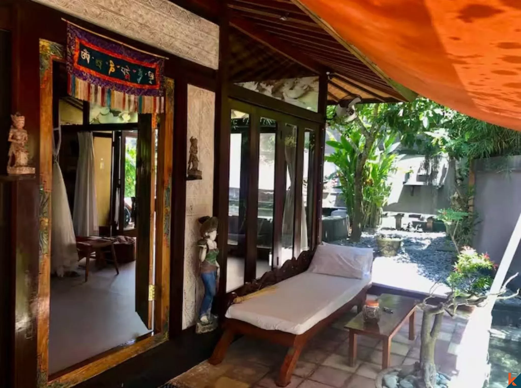 Charming Joglo Villa with Separate 1-Bedroom Guest House in Pererenan