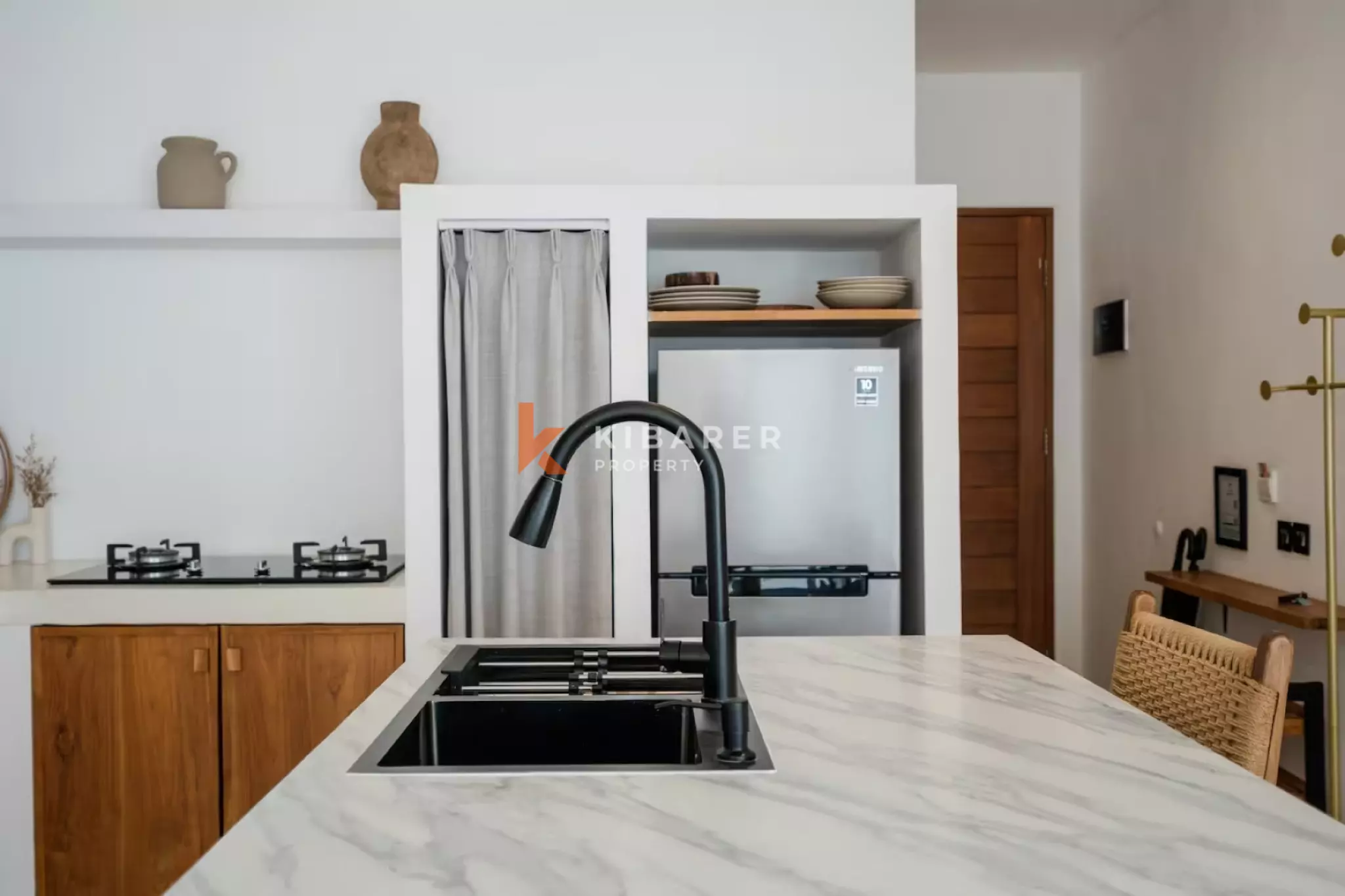 Stylish Loft-Style One-Bedroom Villa with Private Pool in Padonan