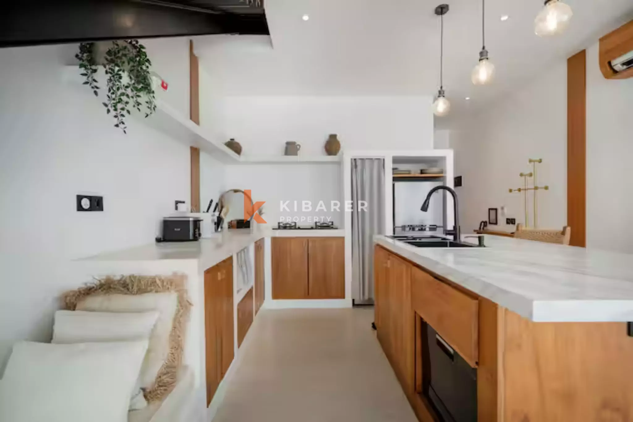 Stylish Loft-Style One-Bedroom Villa with Private Pool in Padonan