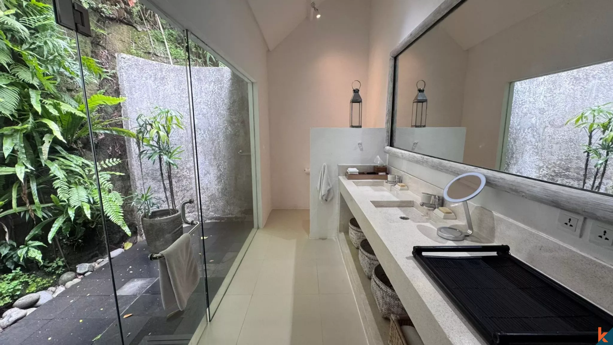 Villa Menawan dengan 3 Kamar Tidur dan Sentuhan Modern di Cepaka